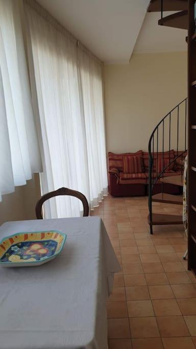 Gualandi 25 * Rome