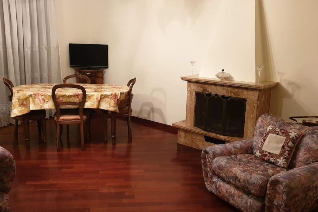 Gualandi 25 Apartment *