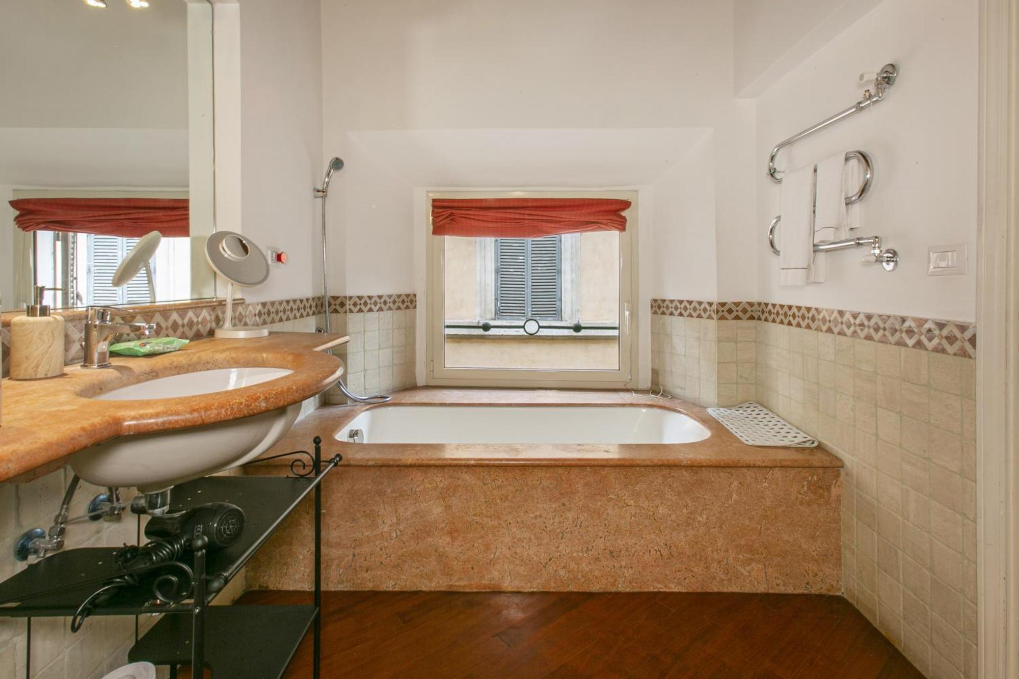 Apartment Pantheon Palazzo Nari Rome