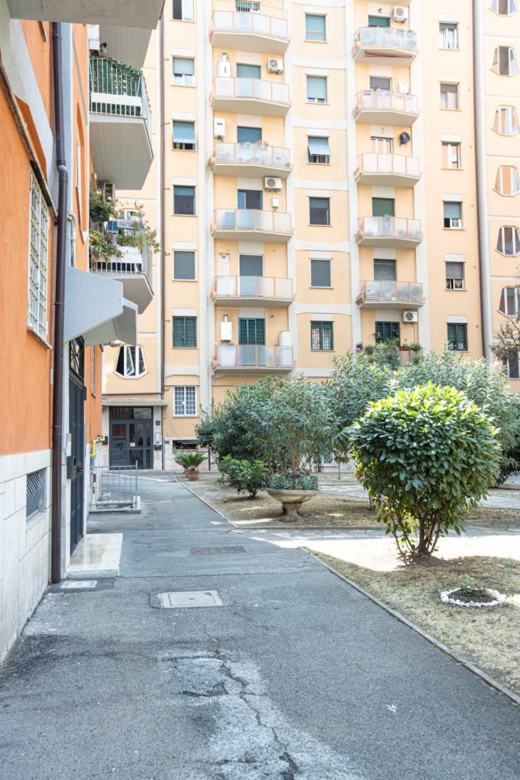 Aeterna - Metro A , 20 Min To The Center - Free Wi-fi * Rome