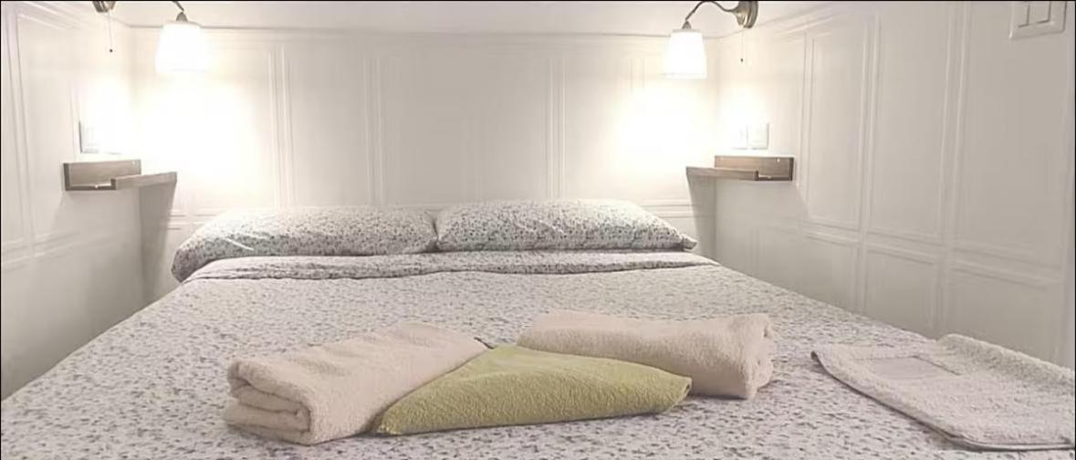 Versailles Deluxe Homestay
