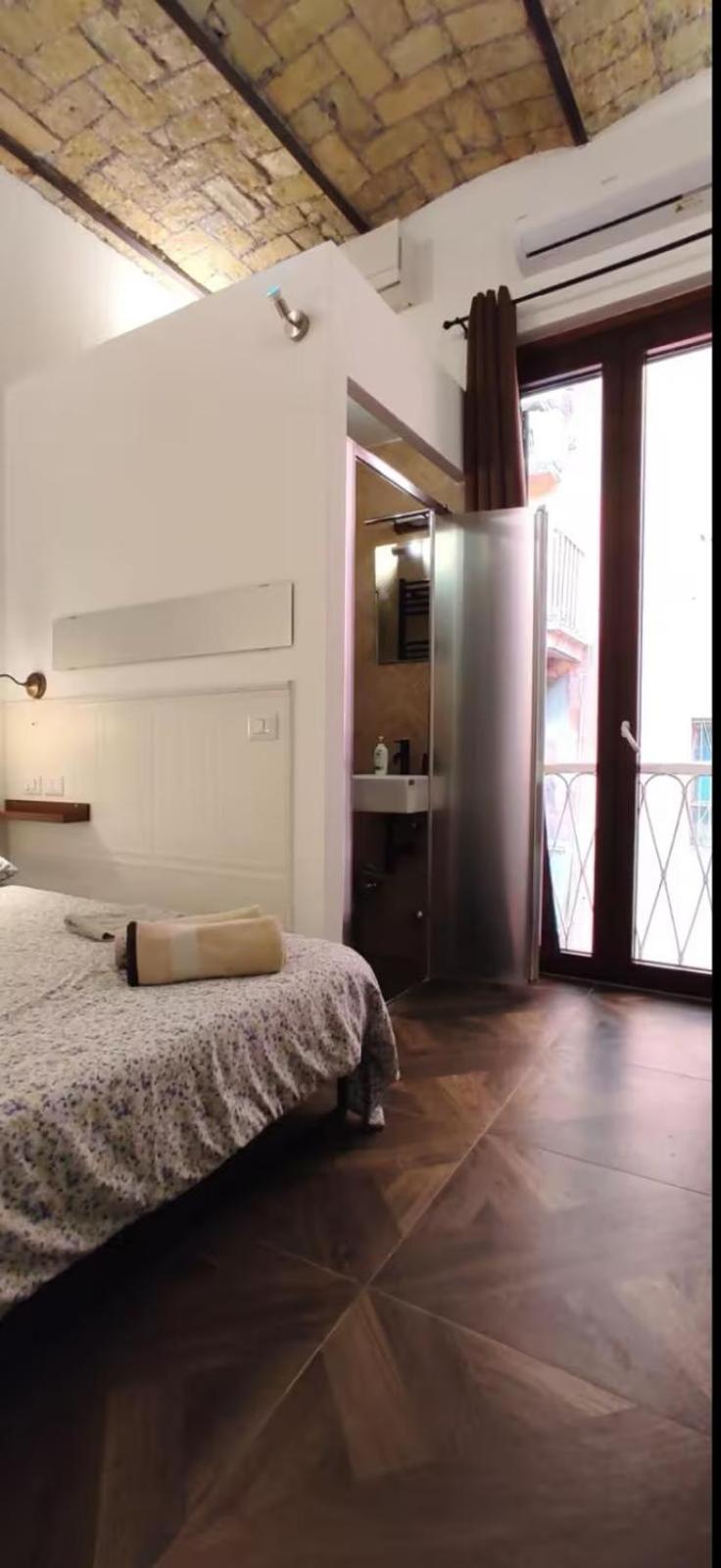 Homestay Versailles Deluxe Rome