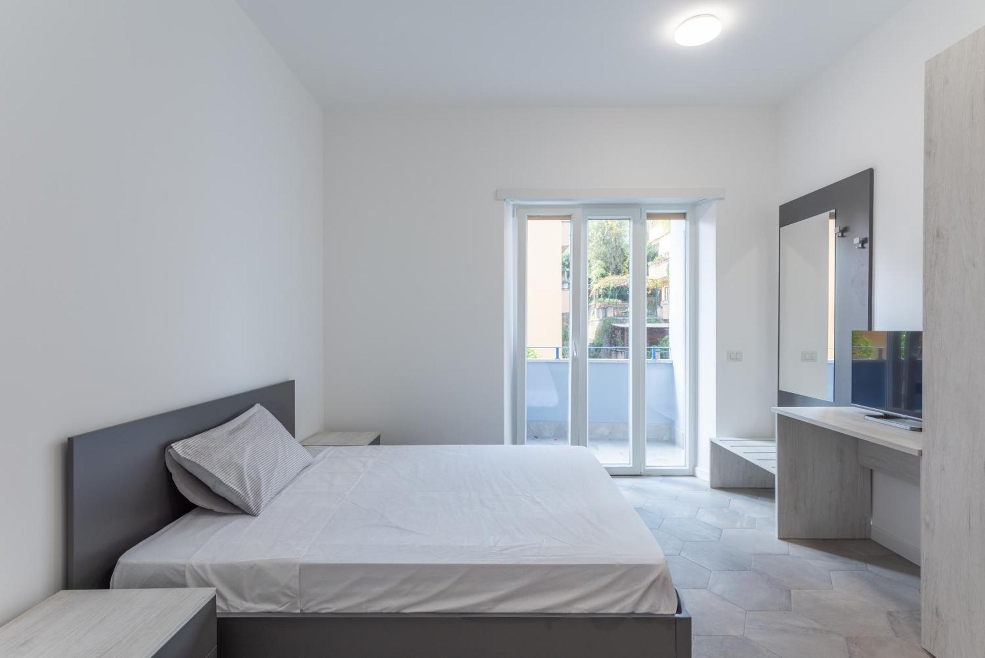 Skylife Modern 4-bedroom Trastevere Apartment Rome