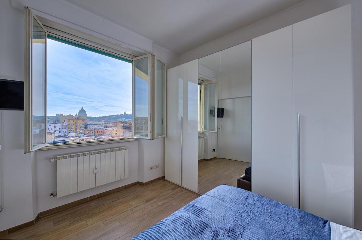 Luxury View On St Peter Basilica Rome