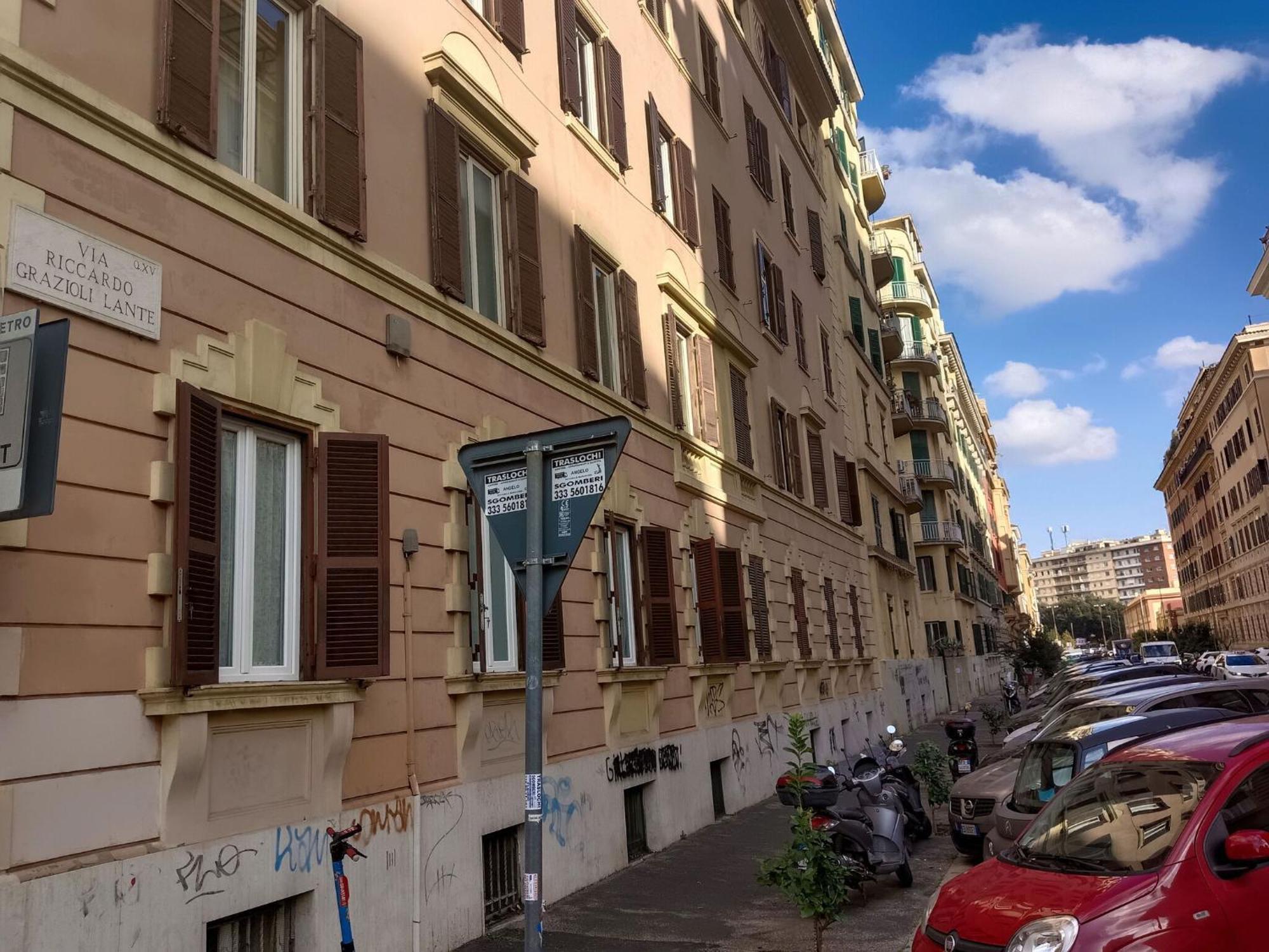 New Comfortable 2 Bedroom Della Vittoria By Halldis * Rome