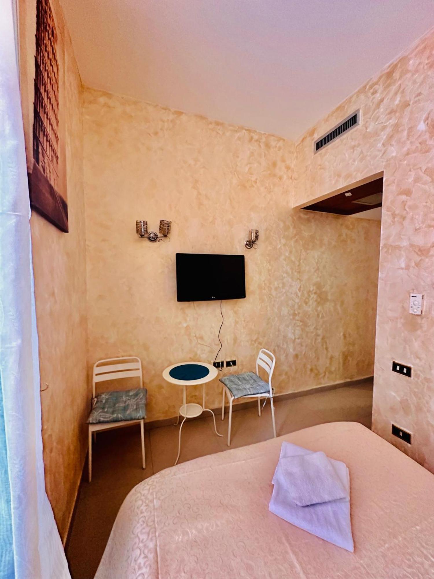 Guest house Max House 2 *
