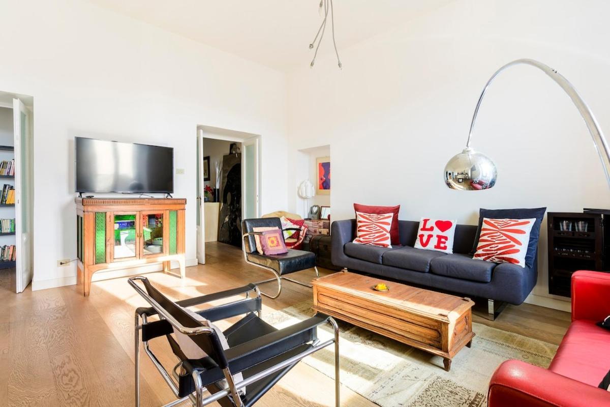 Principe House, Rome, 3 Bedroom 2 Bath, Elegant Full Of Light Rome