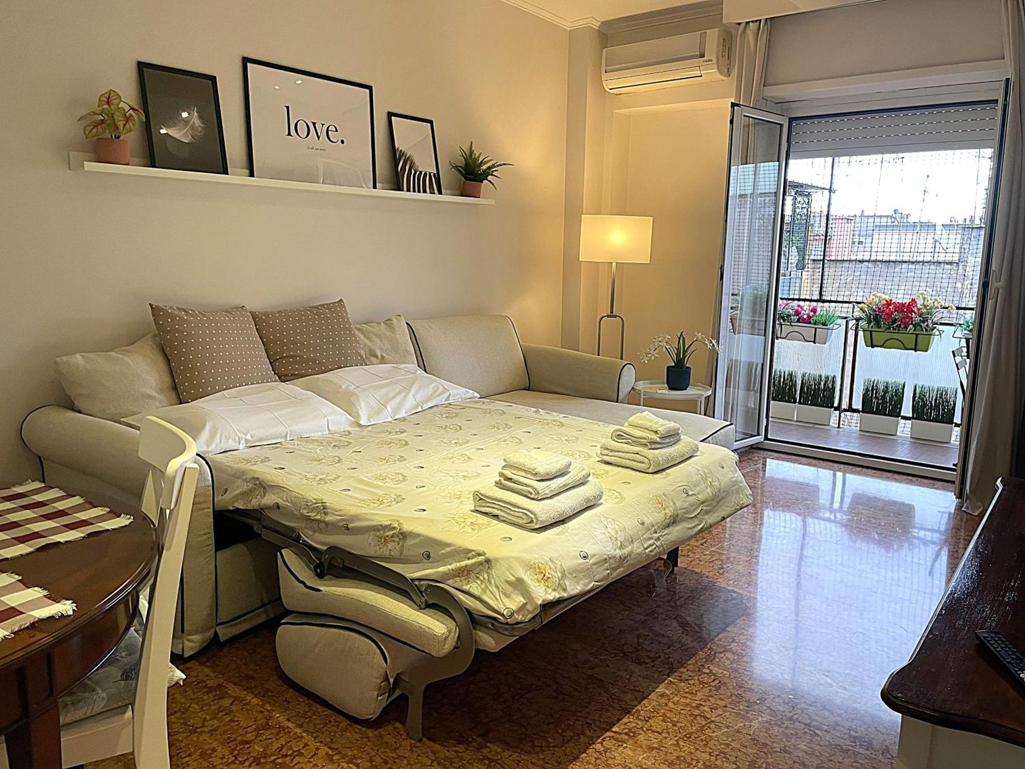 Apartamento La Casa Libre Metro A Colli Albani 350 M Roma