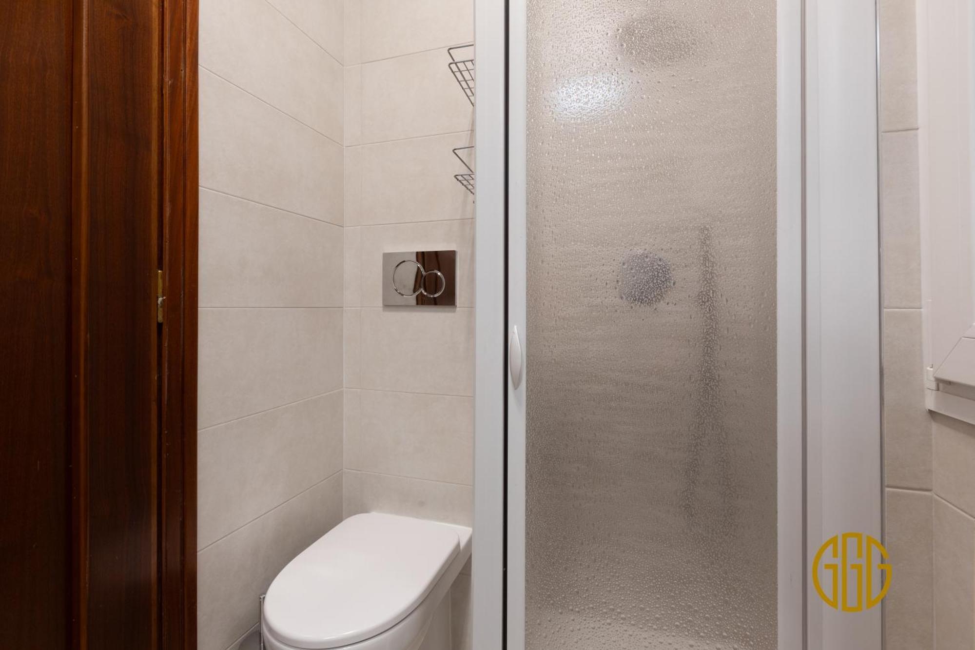 Apartment Alle 3g - 10min To Center, A-c, 2 Baths, Terrace