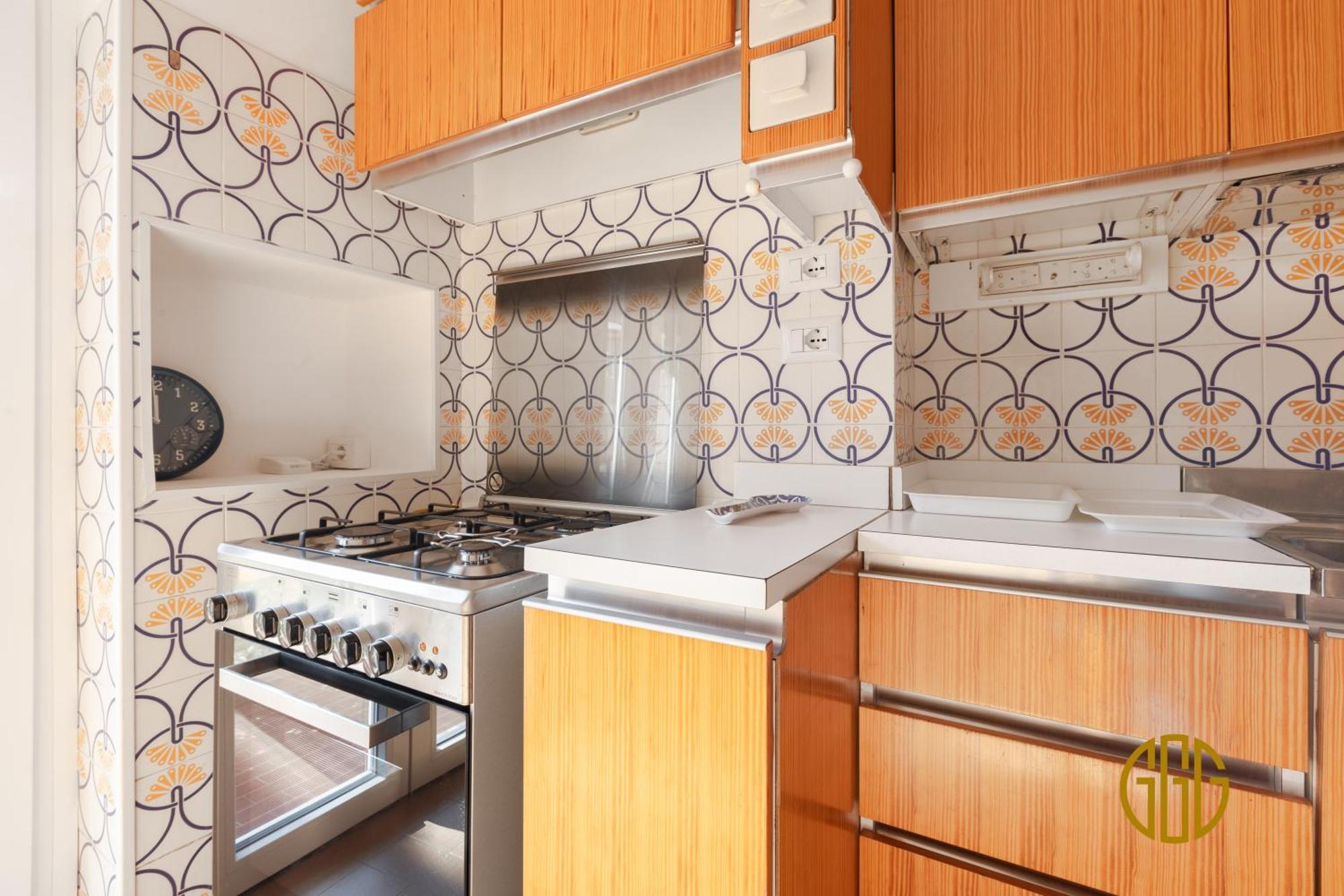 Alle 3g - 10min To Center, A-c, 2 Baths, Terrace Apartment *