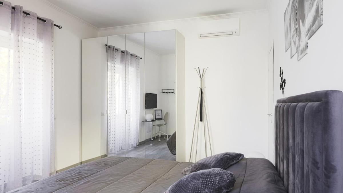 Apartment Tuscolana Happy Place *