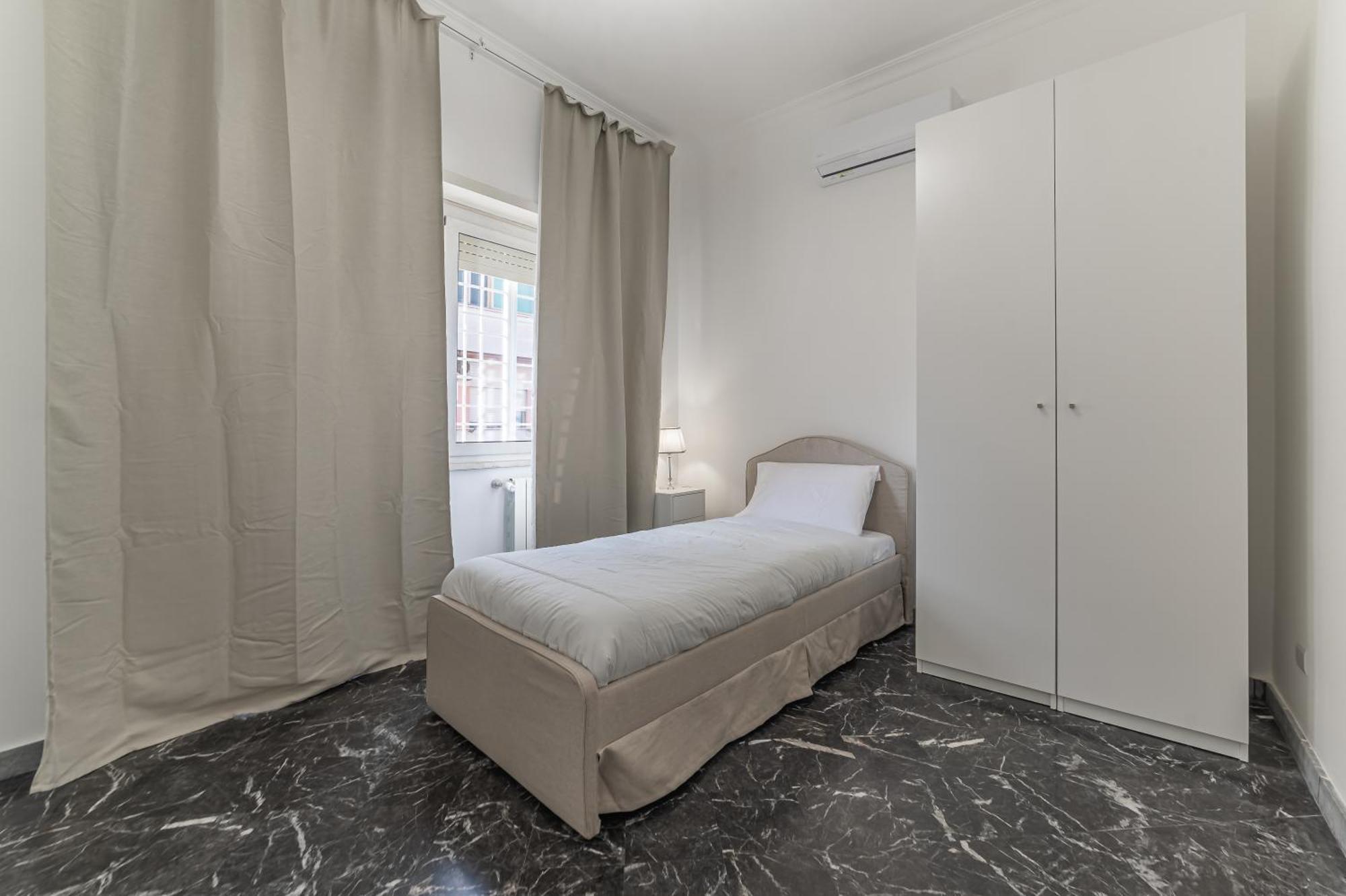New - Elegant, Modern With Terrace Rome