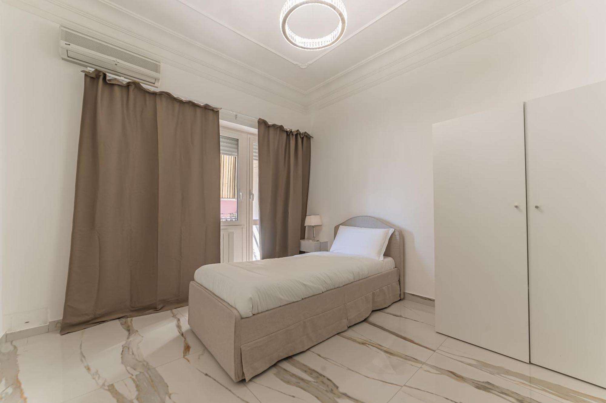 New - Elegant, Modern With Terrace *