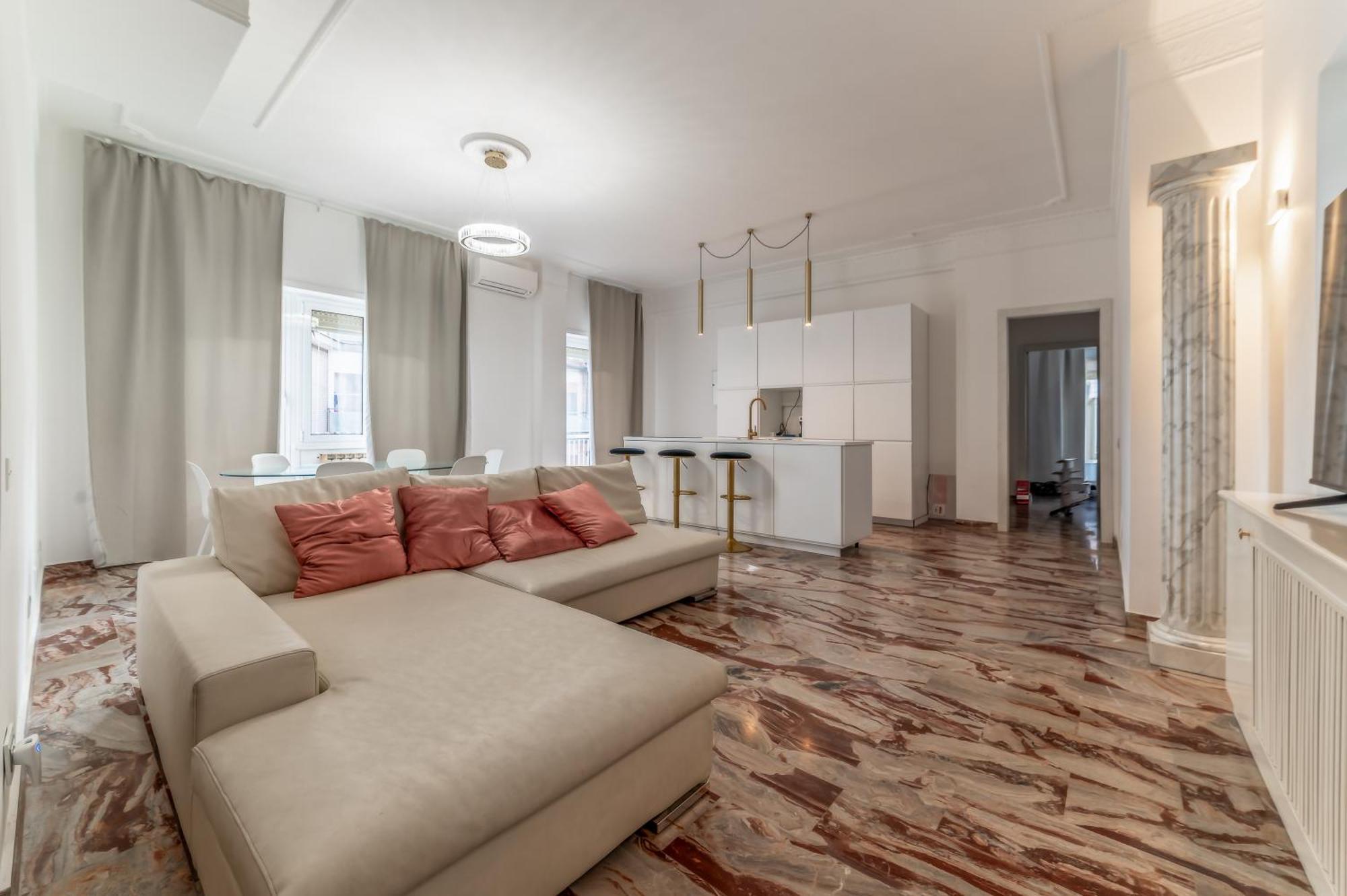 New - Elegant, Modern With Terrace Rome