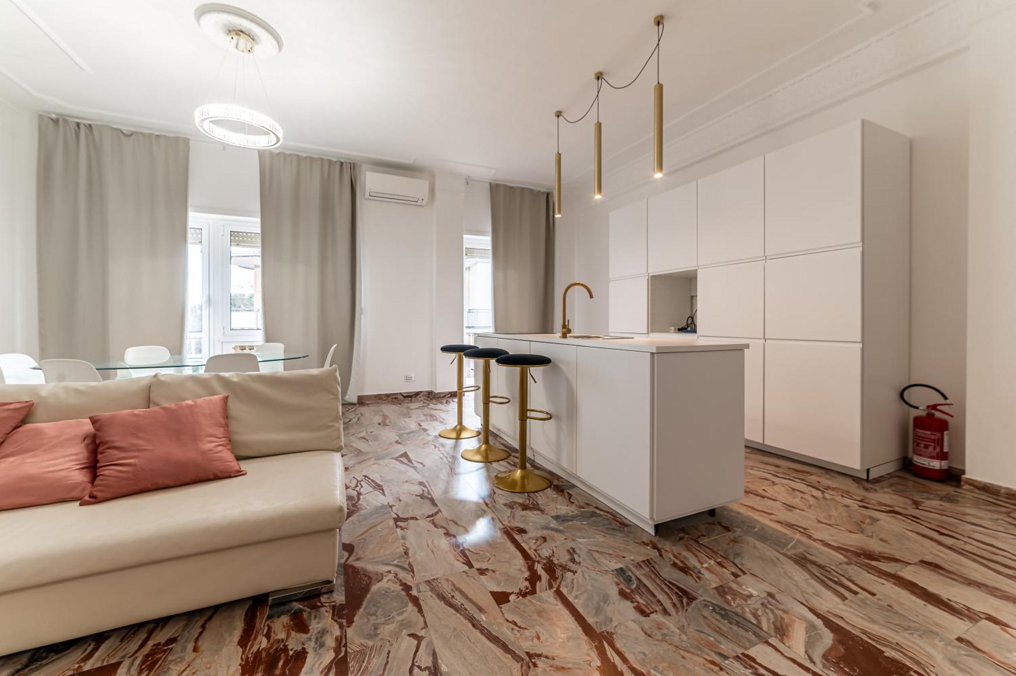 Apartment New - Elegant, Modern With Terrace