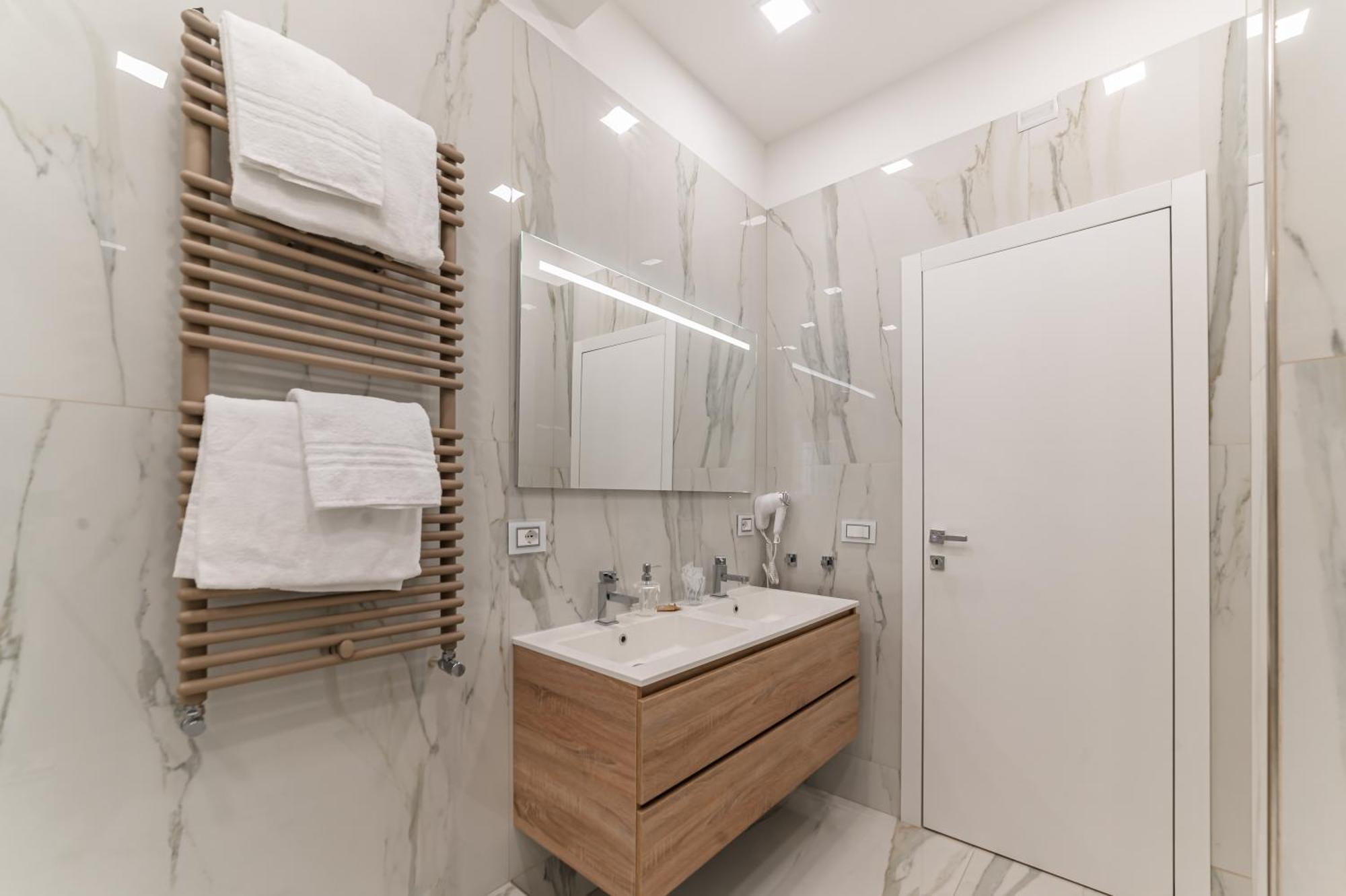 New - Elegant, Modern With Terrace Apartment *