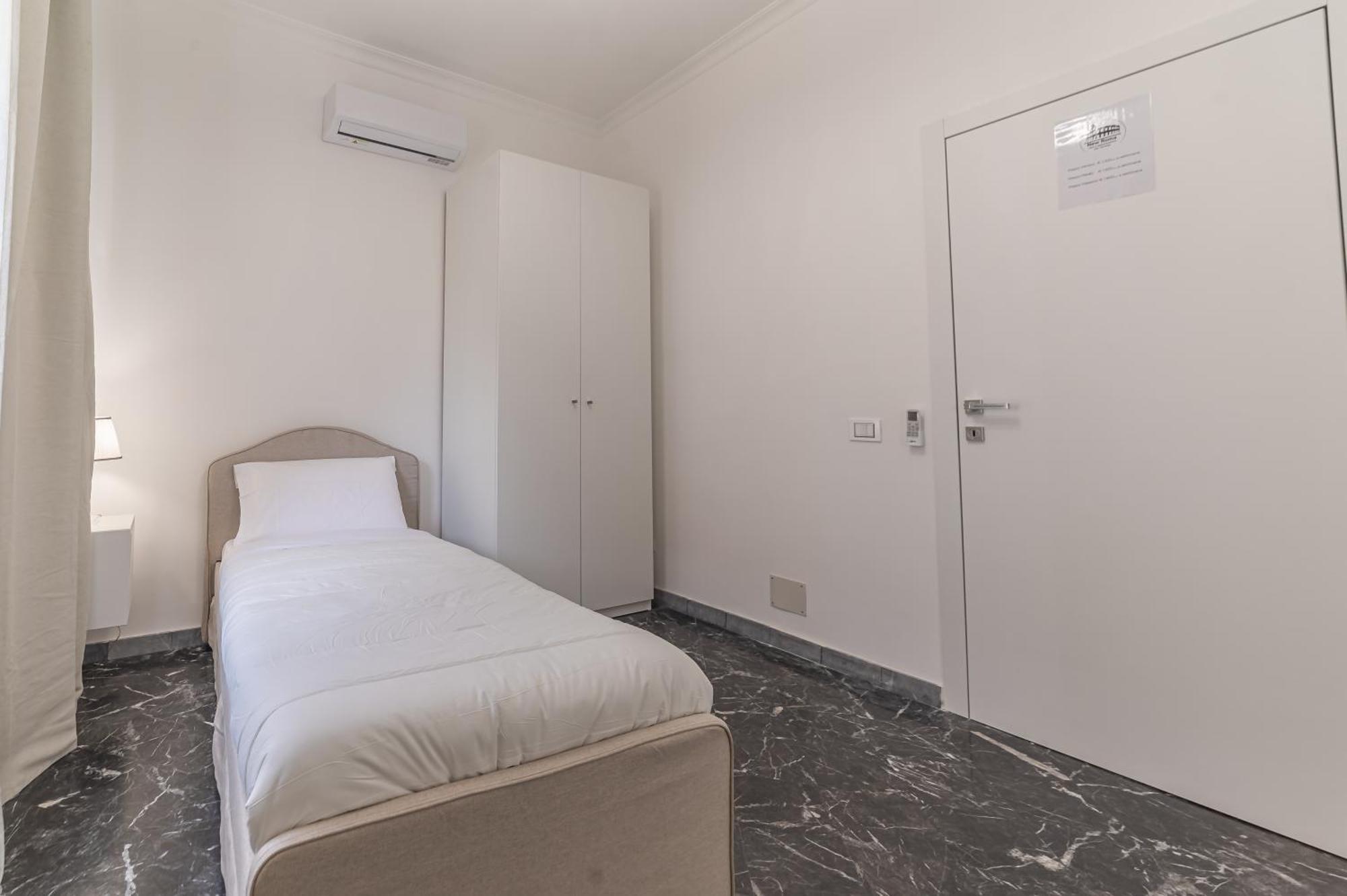 New - Elegant, Modern With Terrace *
