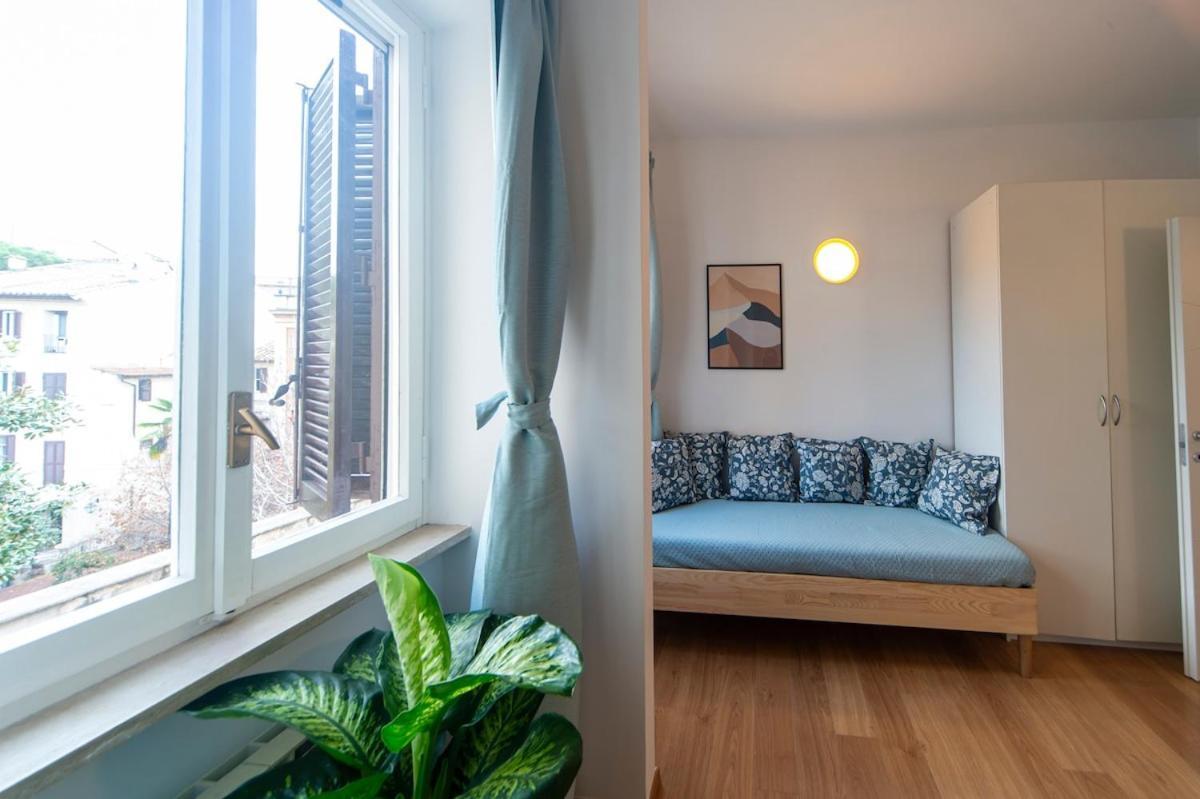 4 Cantoni, Cosy In Monti District Apartment Rome