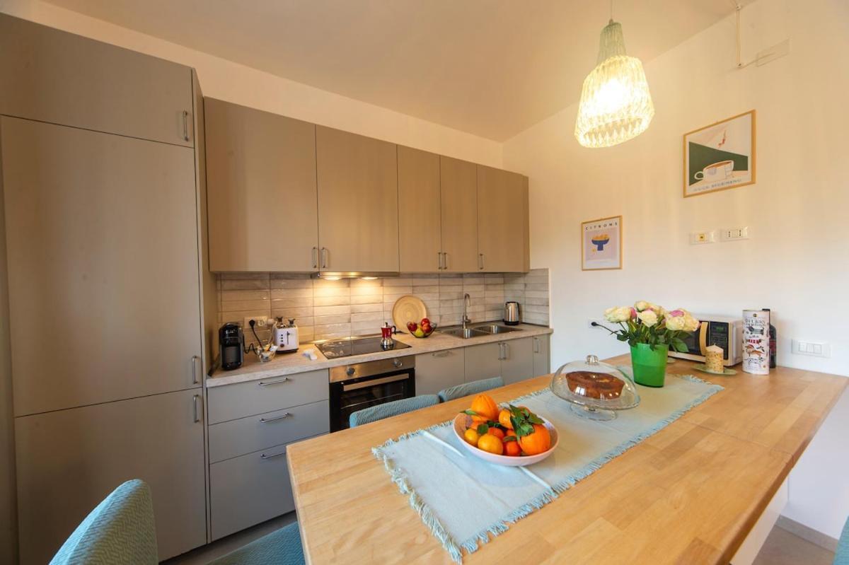 4 Cantoni, Cosy In Monti District Apartment Rome