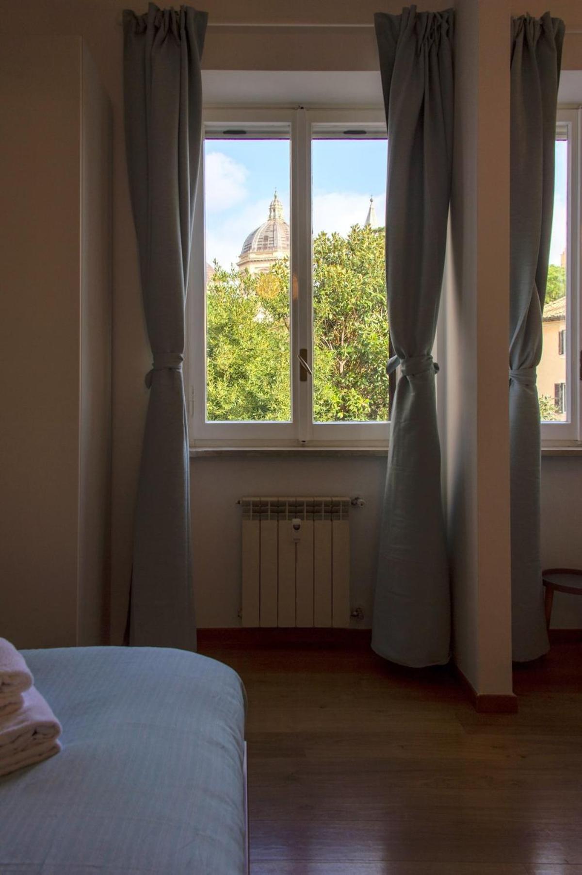 4 Cantoni, Cosy In Monti District
