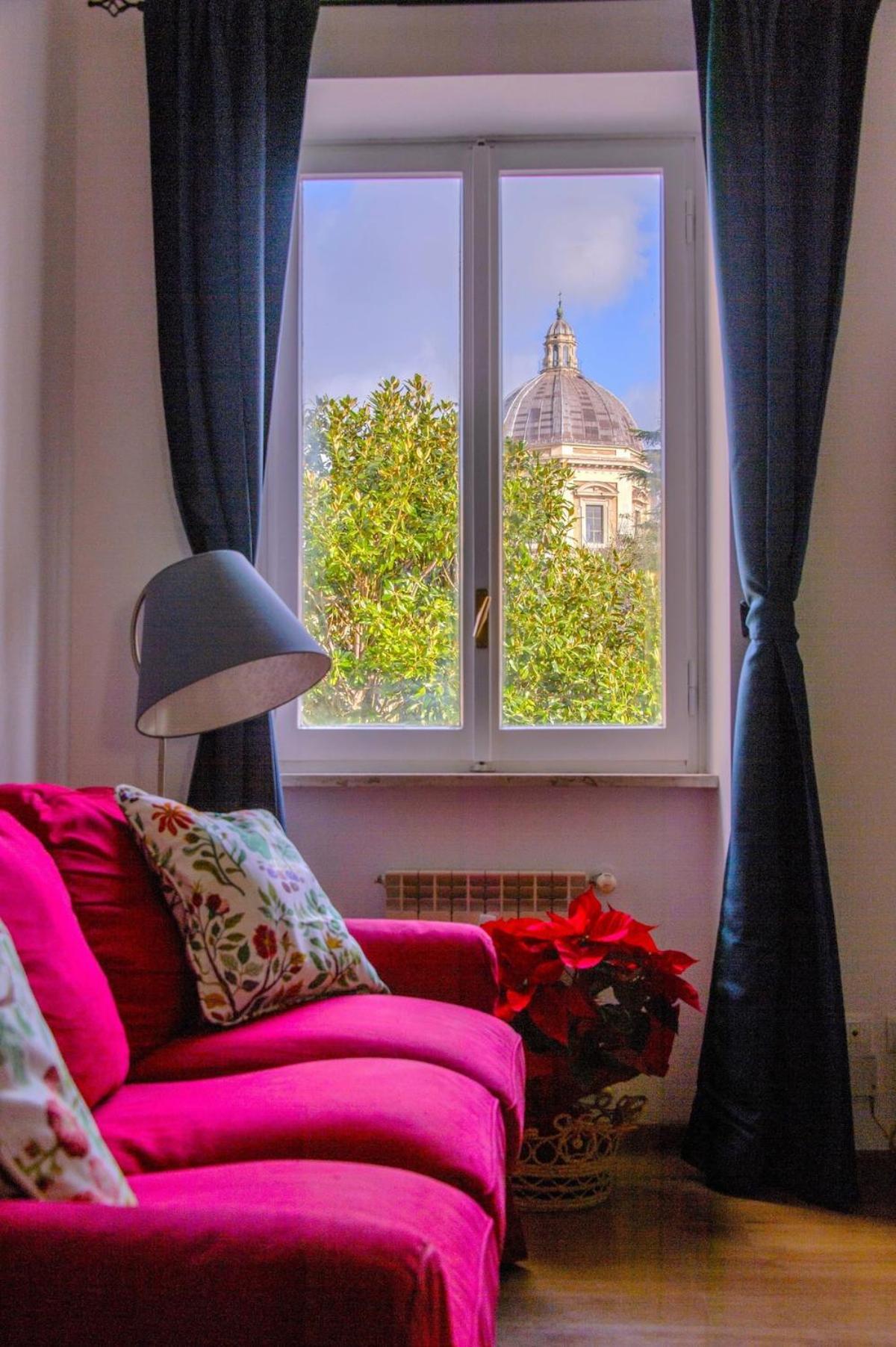 4 Cantoni, Cosy In Monti District