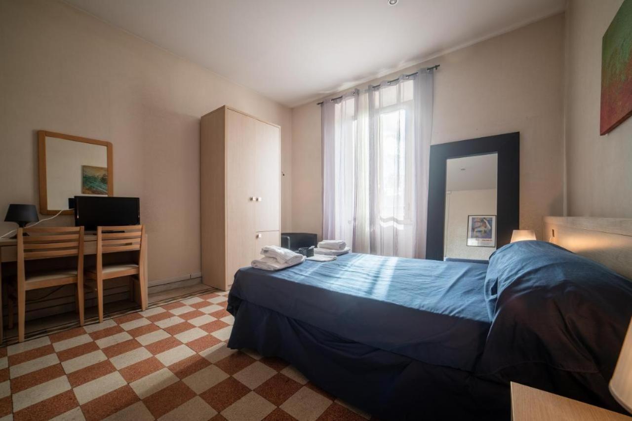 Reyes Hotel Roma