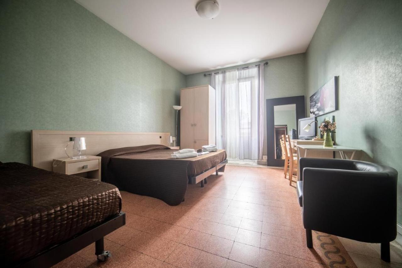 Reyes Hotel