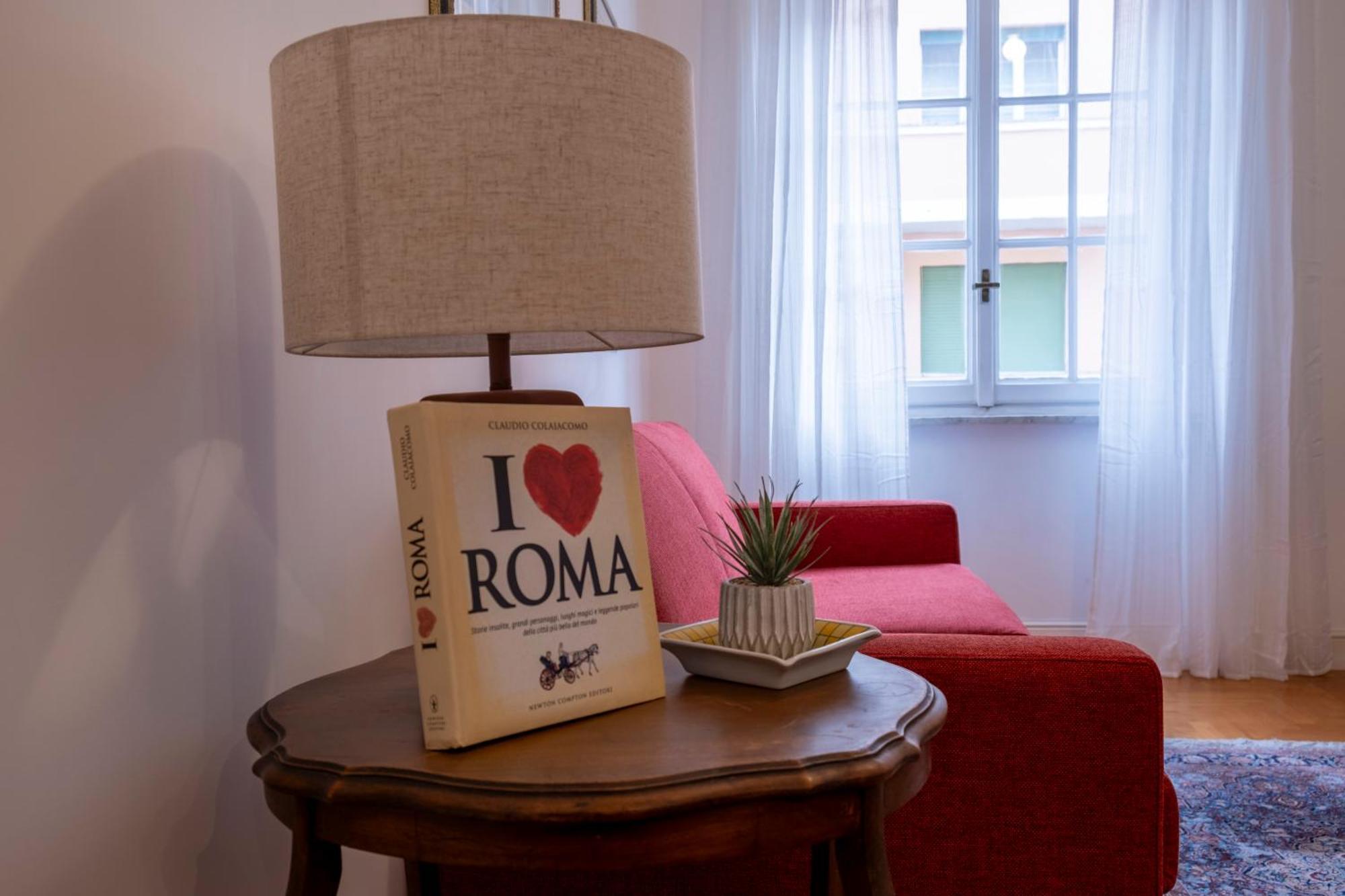 Elegantis Solinda - Easily Get To The Historic Center, Metro, Tram And Bus Are Nearby Apartment *