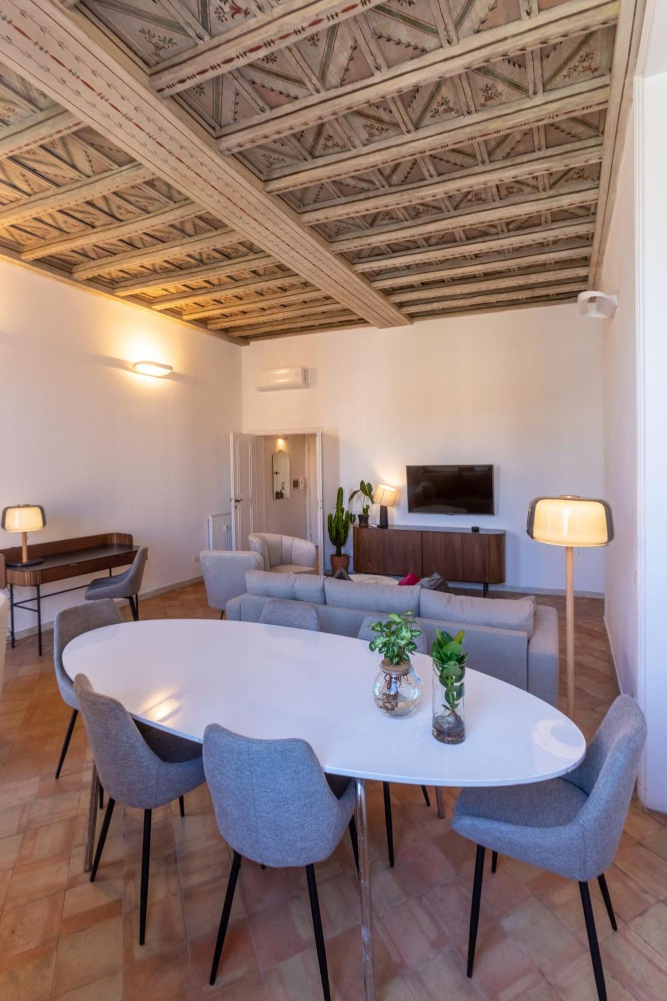 Navona Apartment *