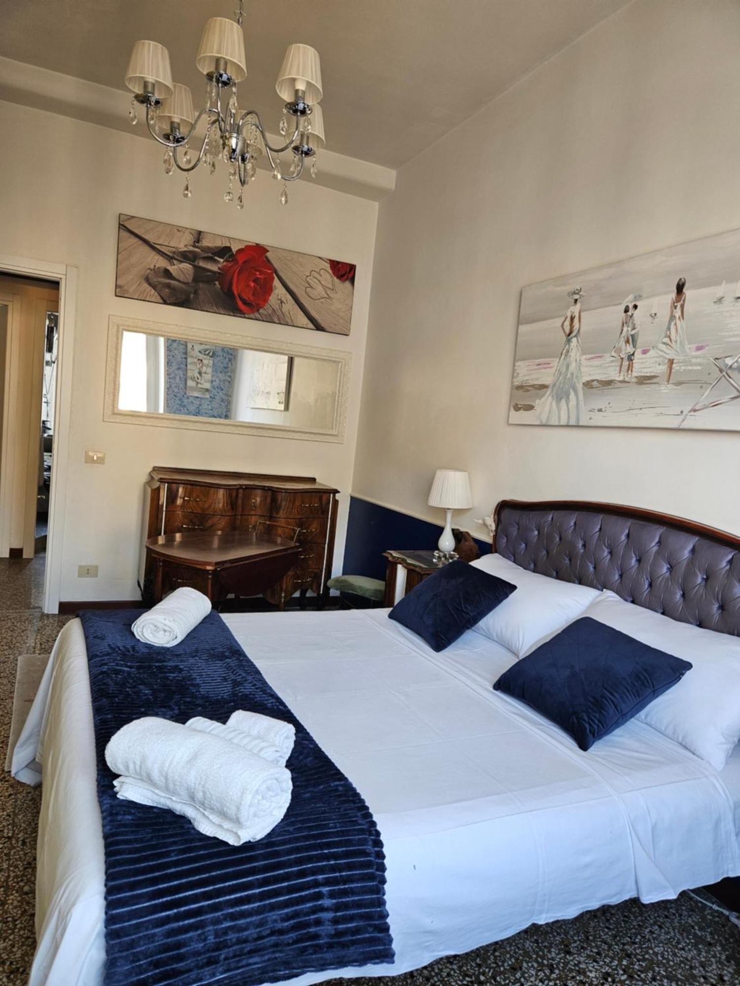 12 V Itali Guest house *