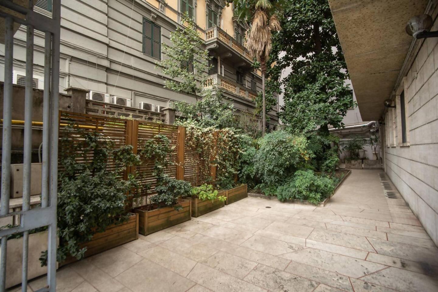 Naos Close Popolo Square * Rome