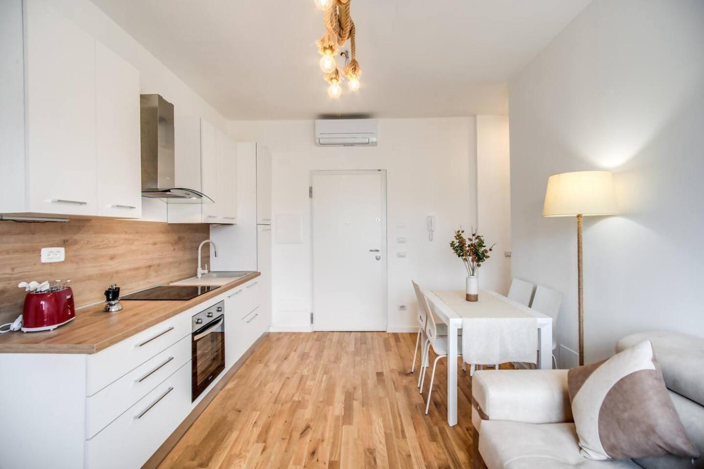 Naos Close Popolo Square Appartement