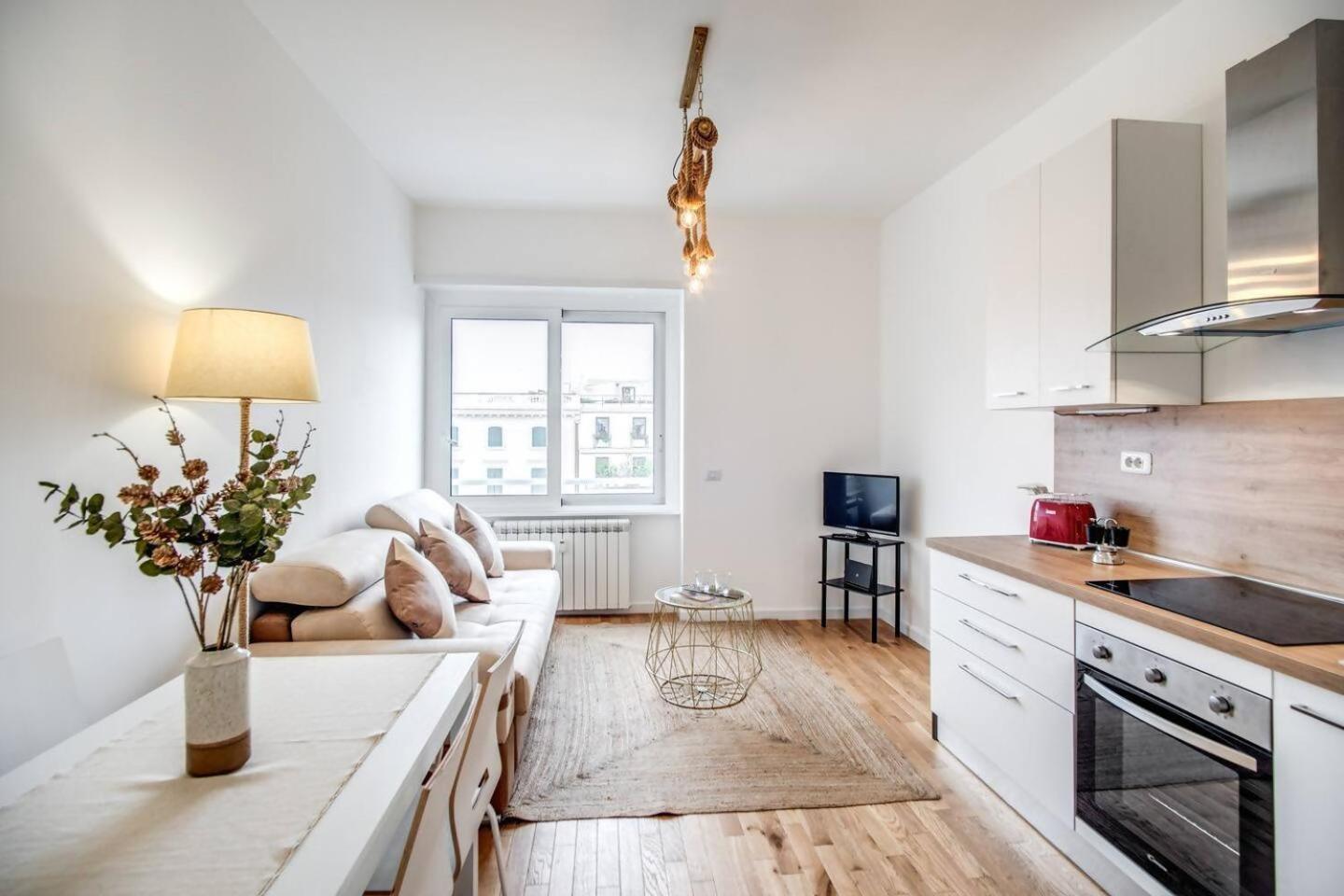 Naos Close Popolo Square Appartement *