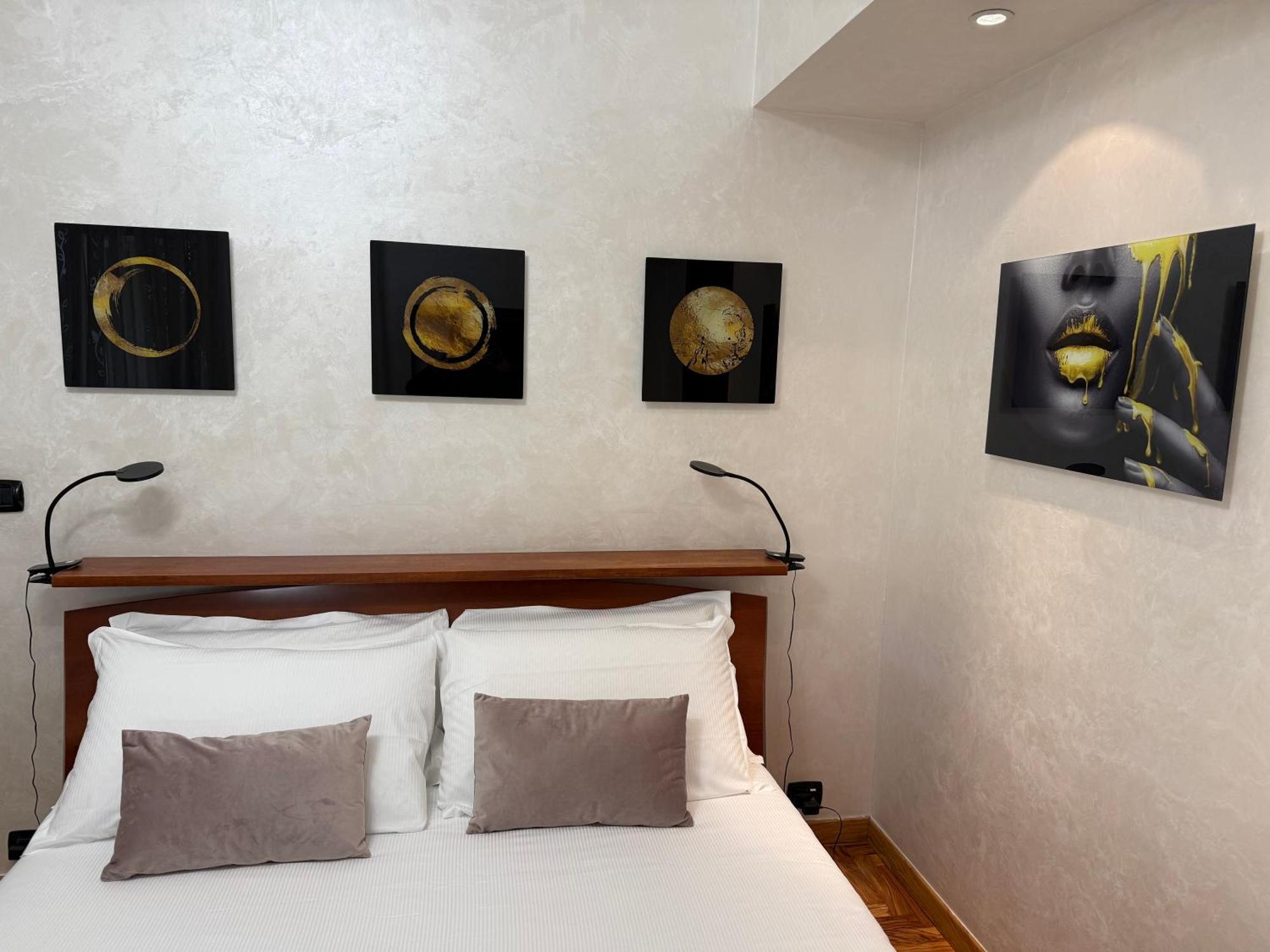 Luxury Av *