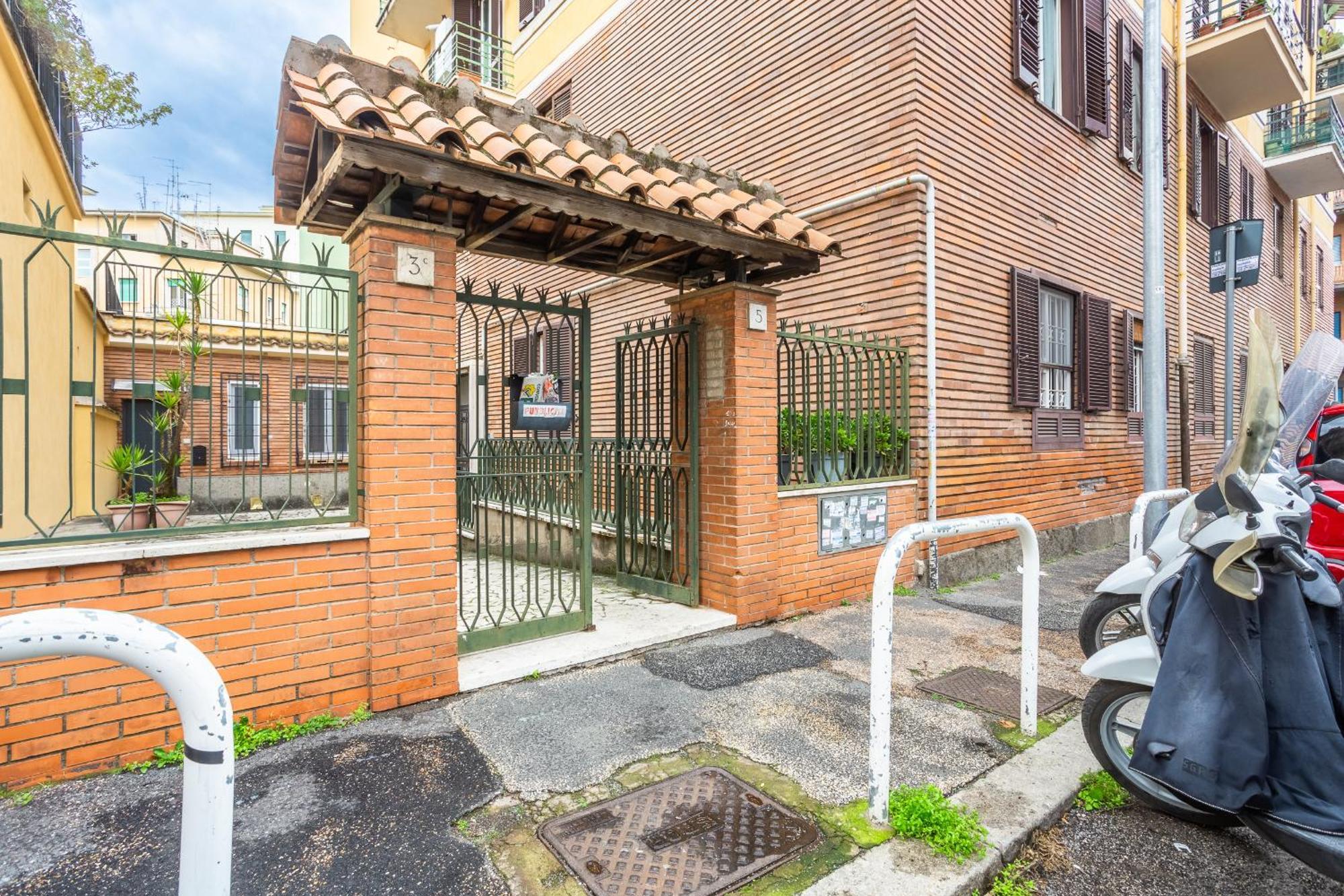 La Piccola Retro , Urban Color And Comfort Apartment Rome