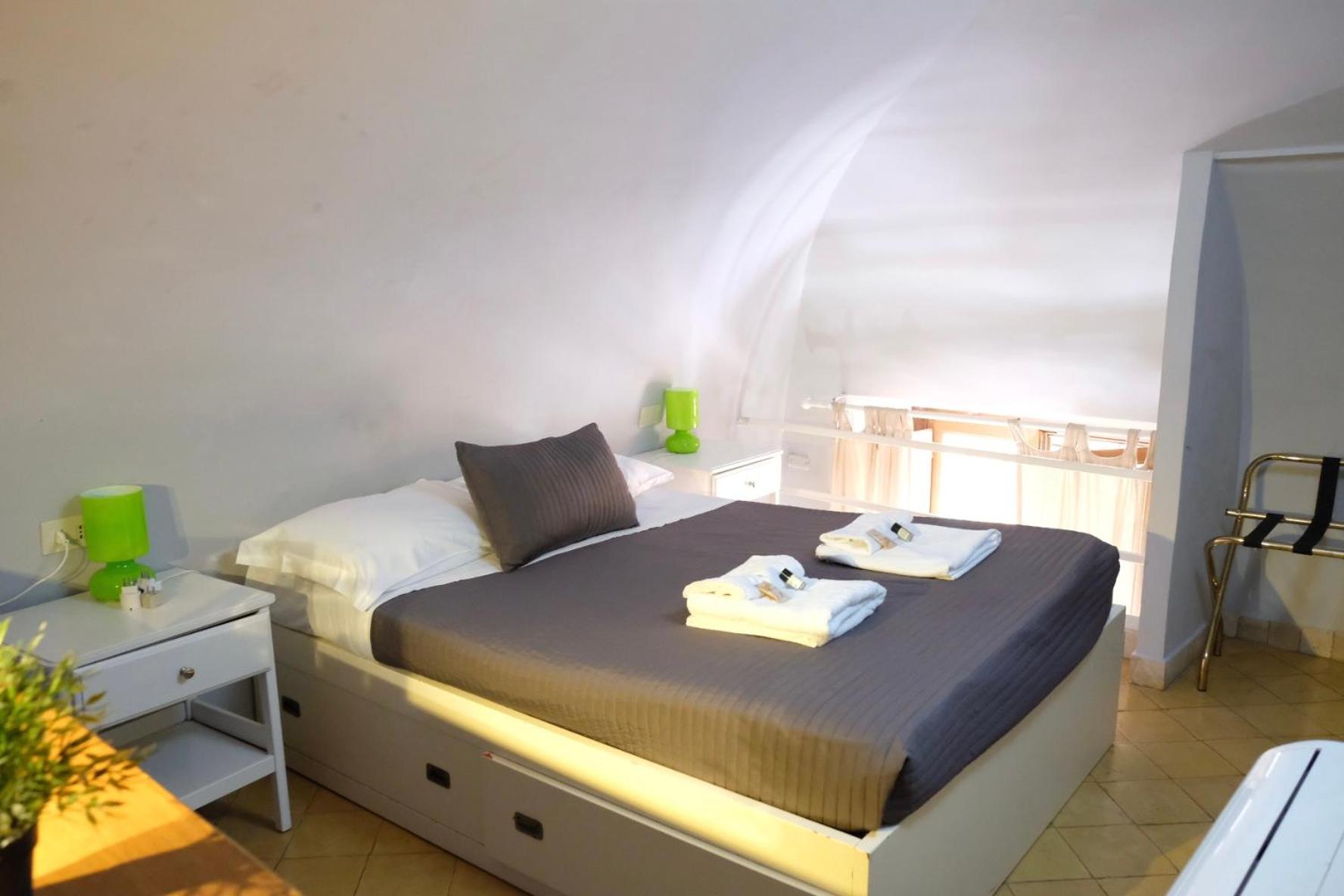 Via Giulia Apartment Rome