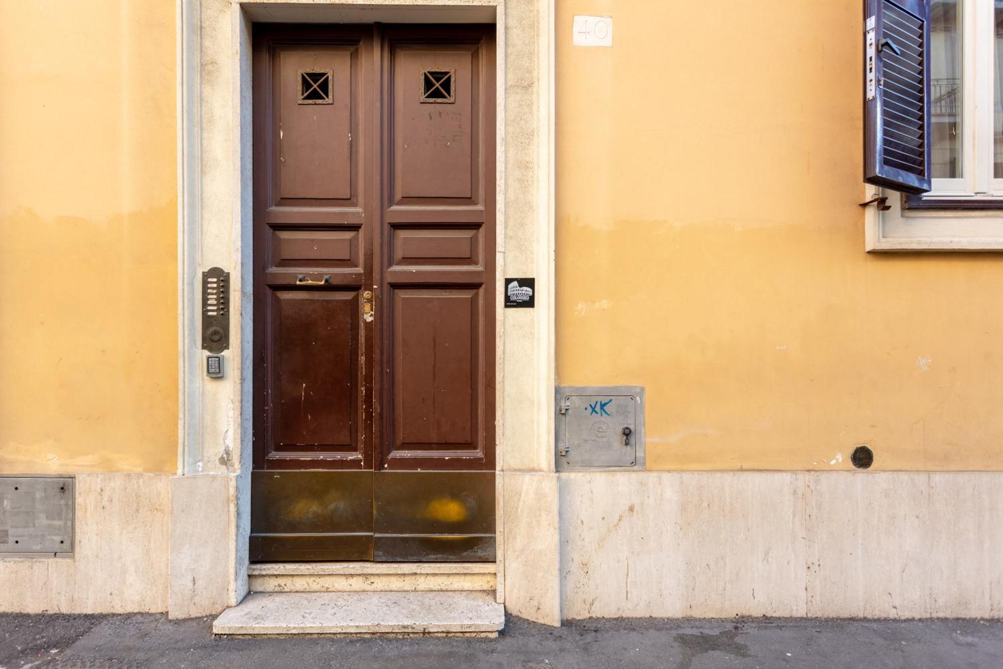 Oliviero - Colosseo With Terrace Apartment Rome