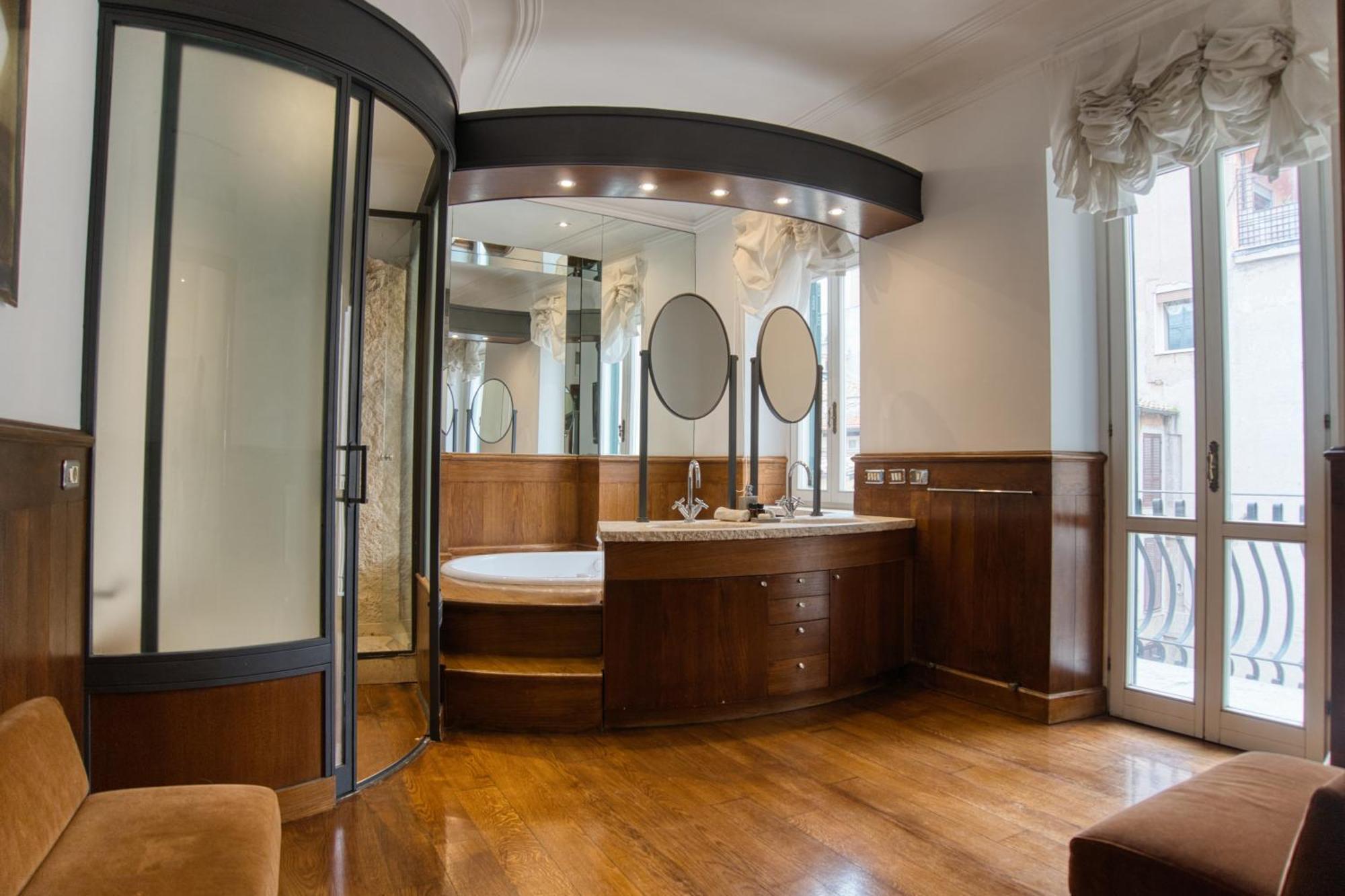 Orsoline Boutique - Position In Appartement *