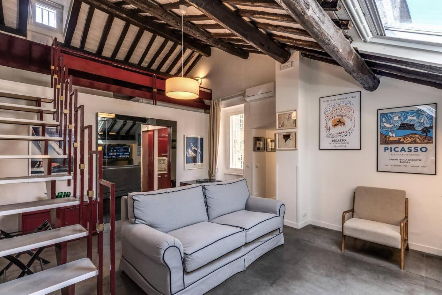 Domus In Via Del Corso Appartement