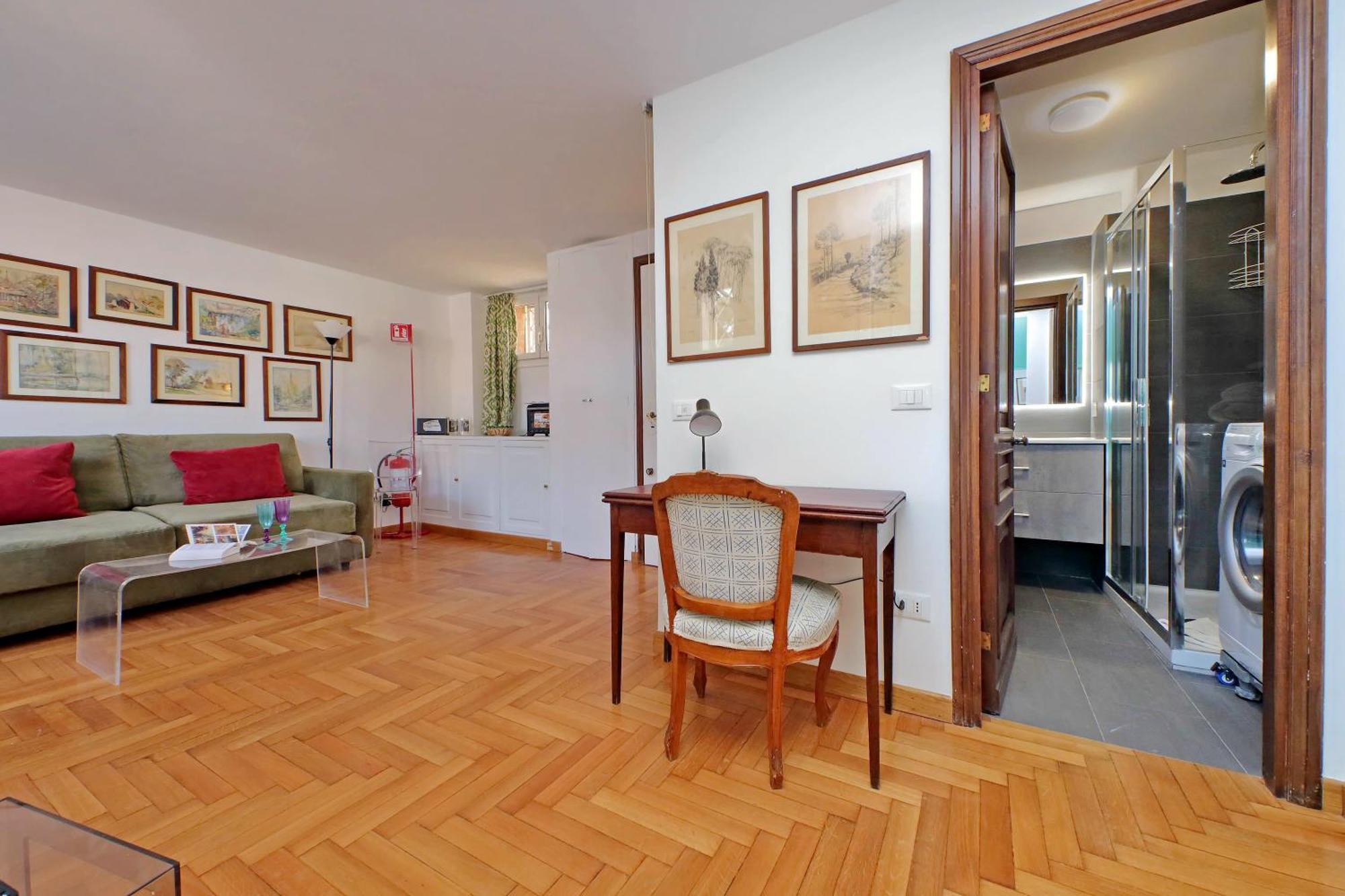 Lovely Via Sistina Apartment Rome