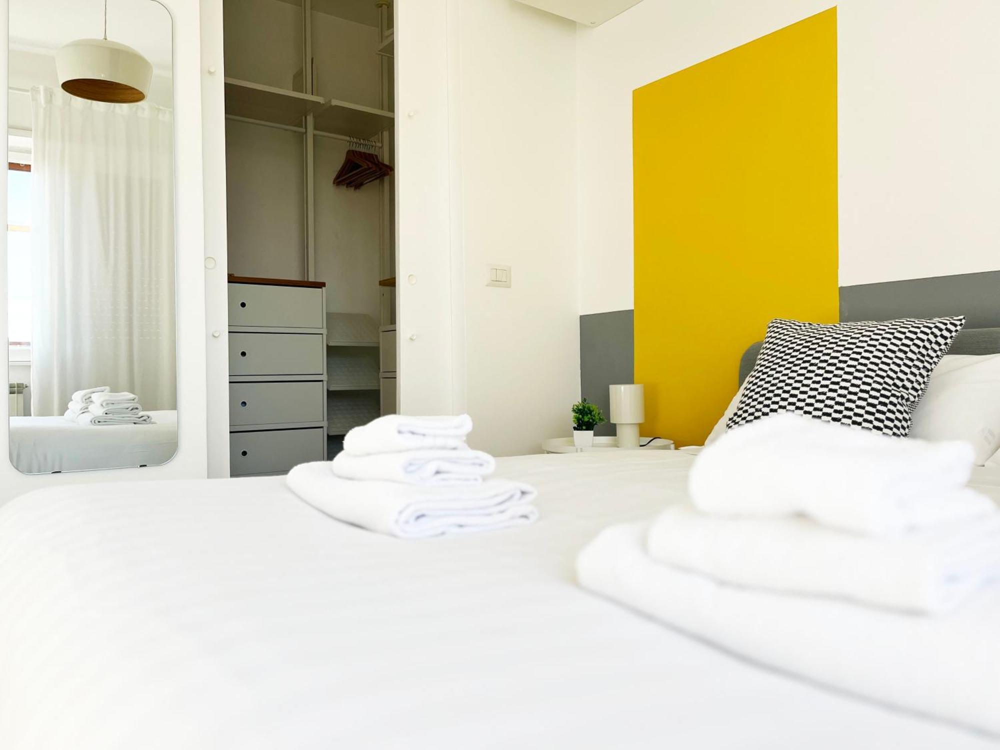 Apartment Yellow Sweet *