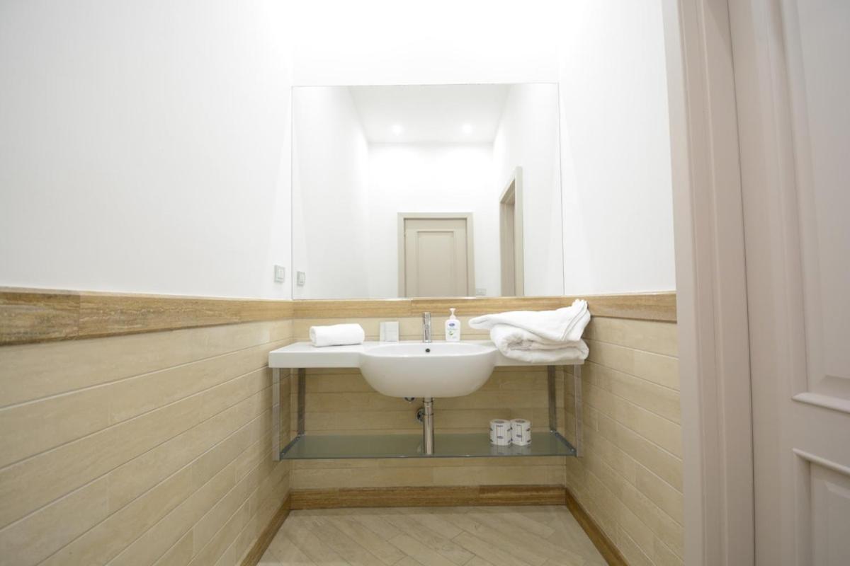 - Parione House * Rome