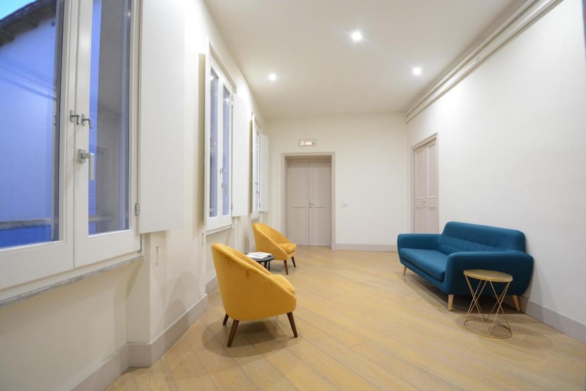 - Parione House *