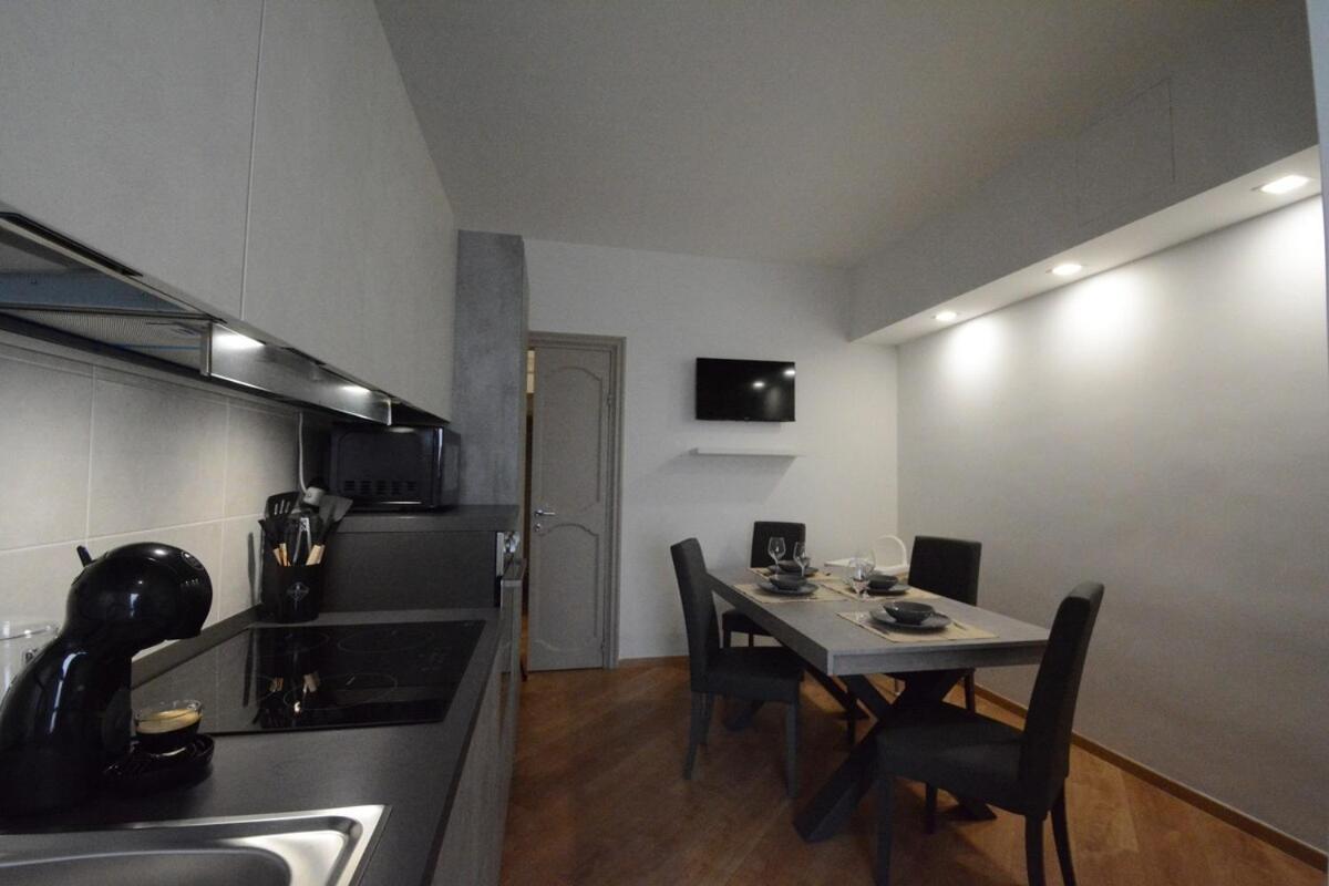 - Parione House * Rome