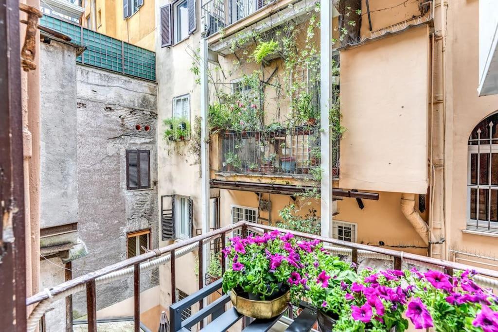 Vicolo Leopardo Trastevere * Rome