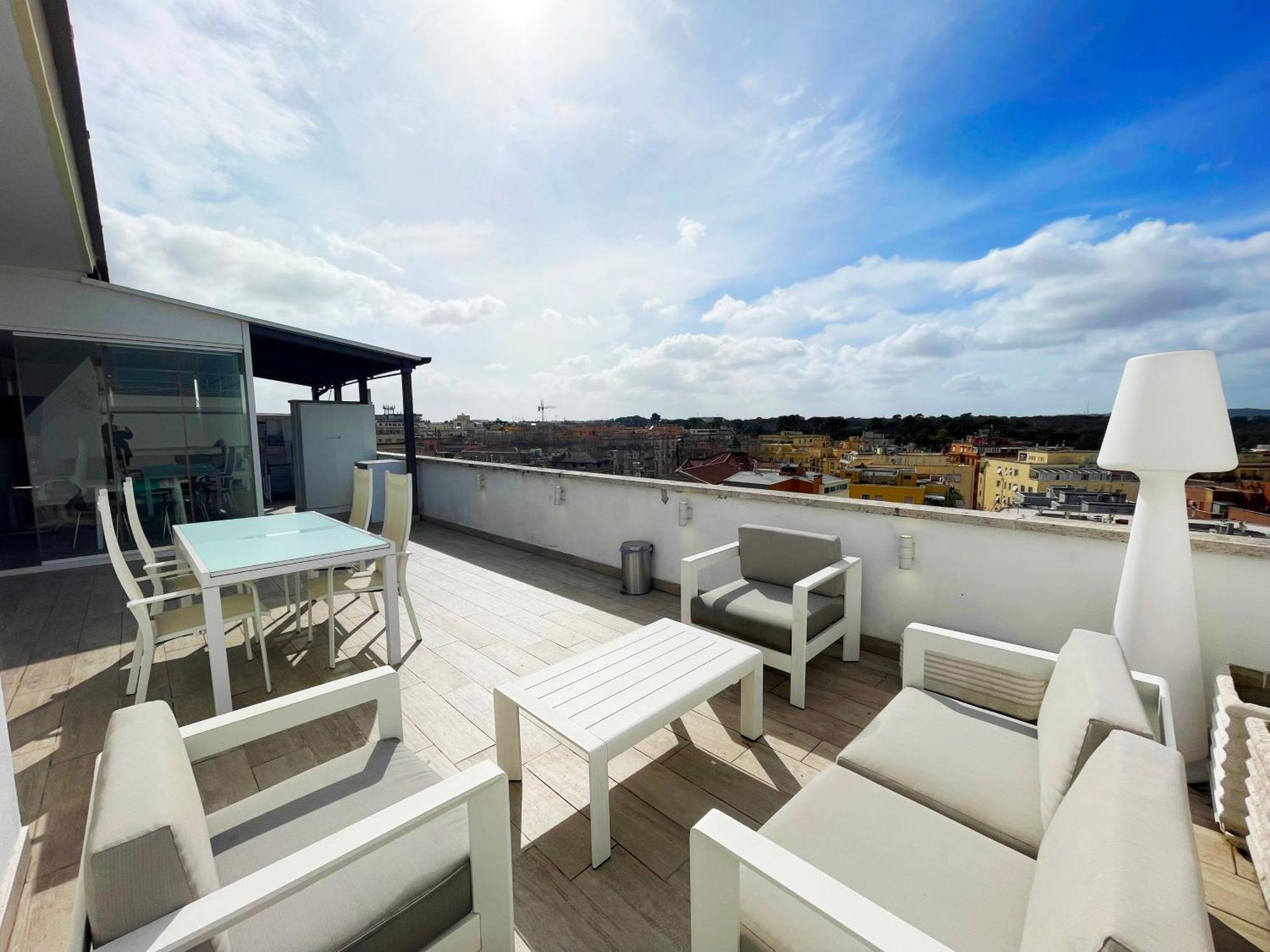 Penthouse With View Of Rome