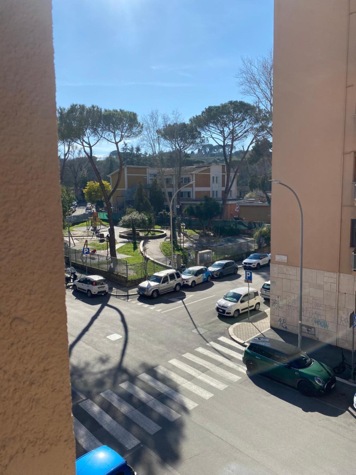 Bright Near San Pietro Appartement