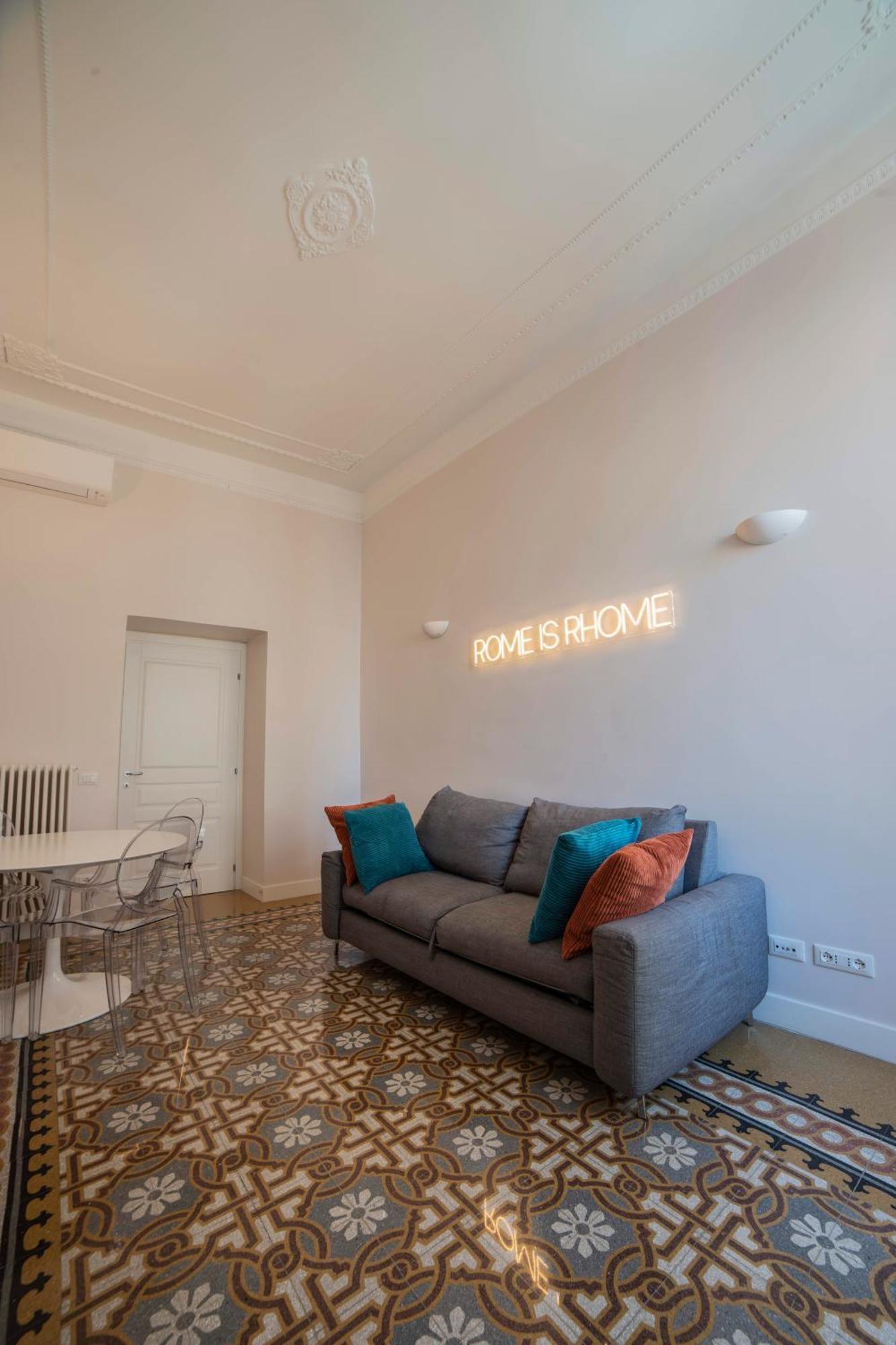 Vintage Ottaviano Apartment Rome