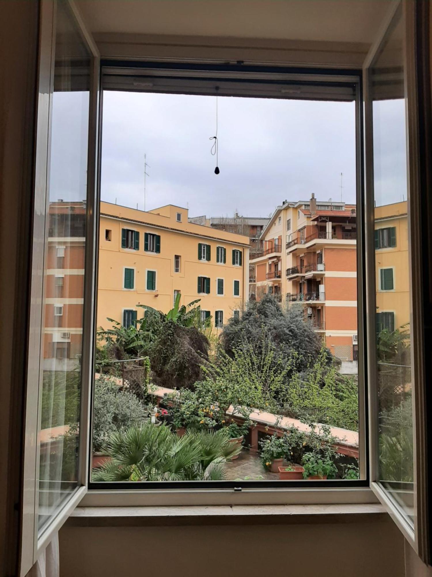 Decumio26 * Rome