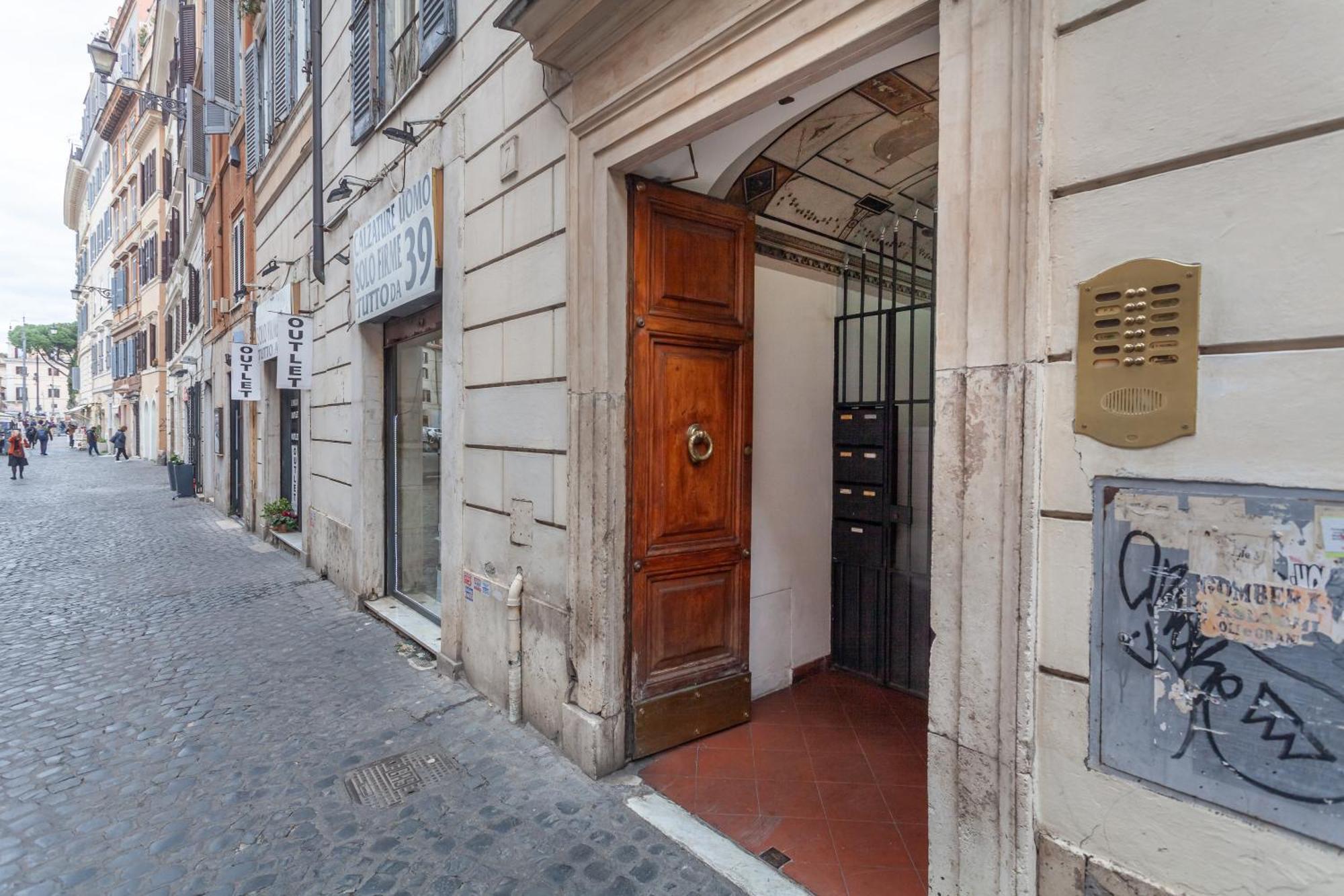 Palazzo Sant'elena - By Openroma Apartment *